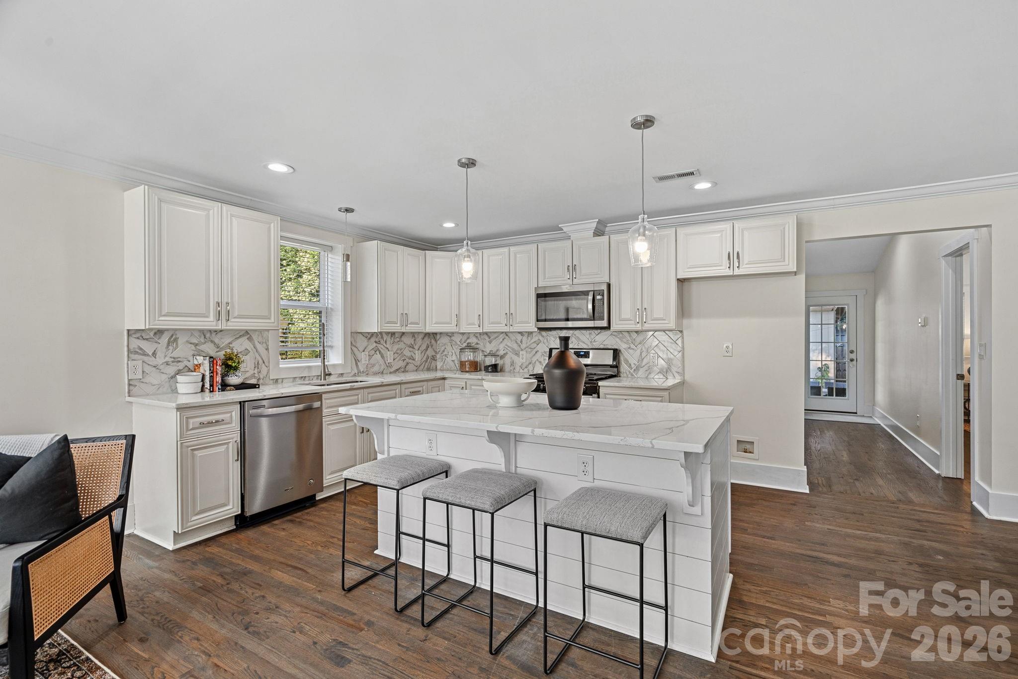 7110 Rockcliff Court — Charlotte