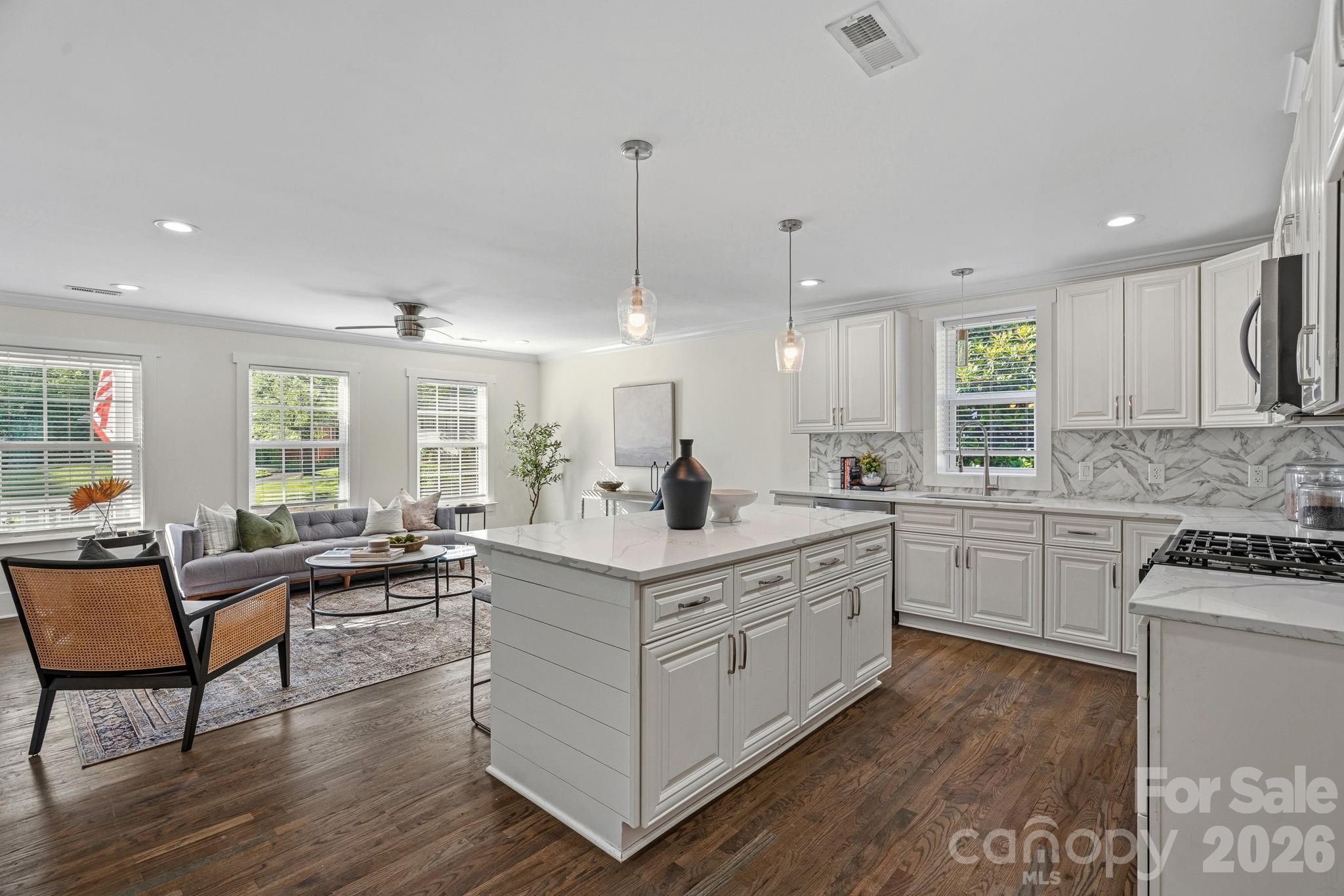7110 Rockcliff Court — Charlotte