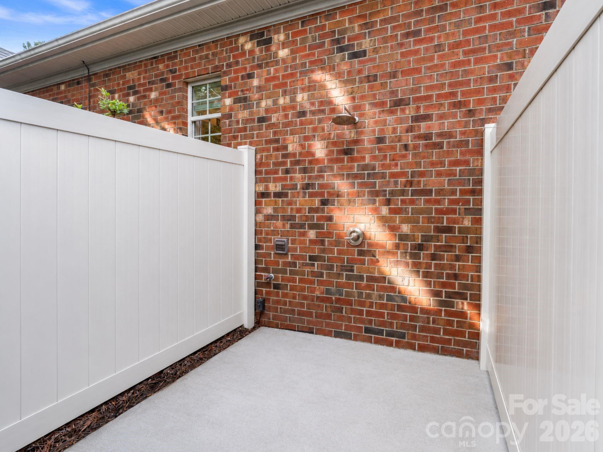 526 Ballymote Court — Matthews