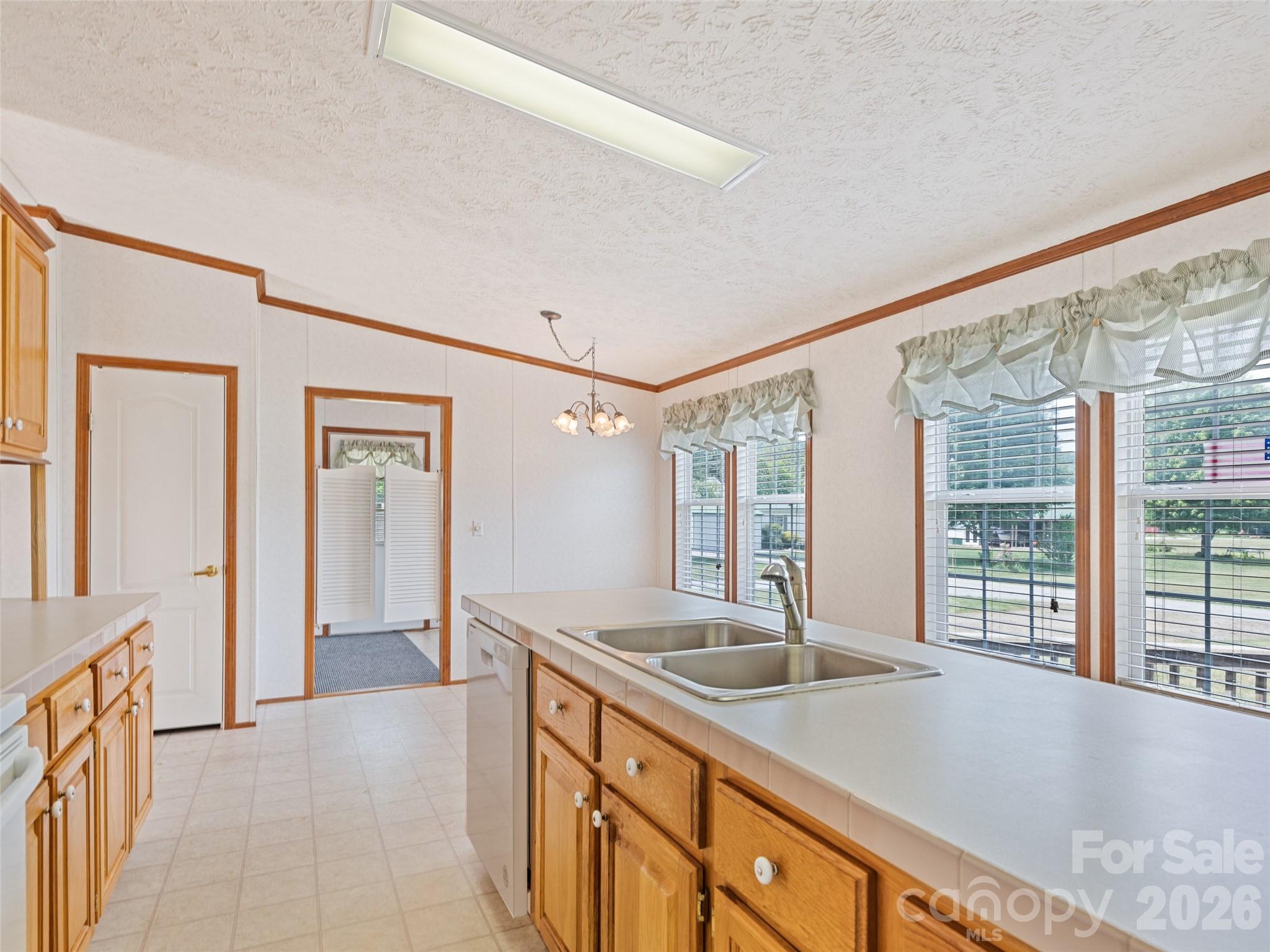 25 Lester Lane — Waynesville