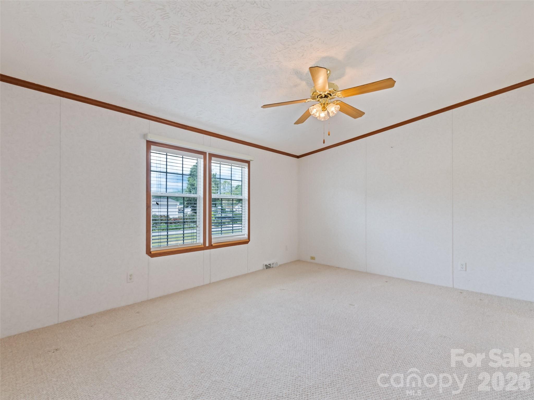 25 Lester Lane — Waynesville