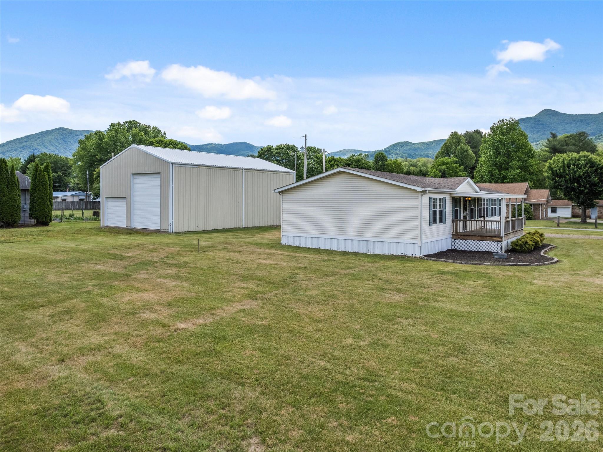 25 Lester Lane — Waynesville