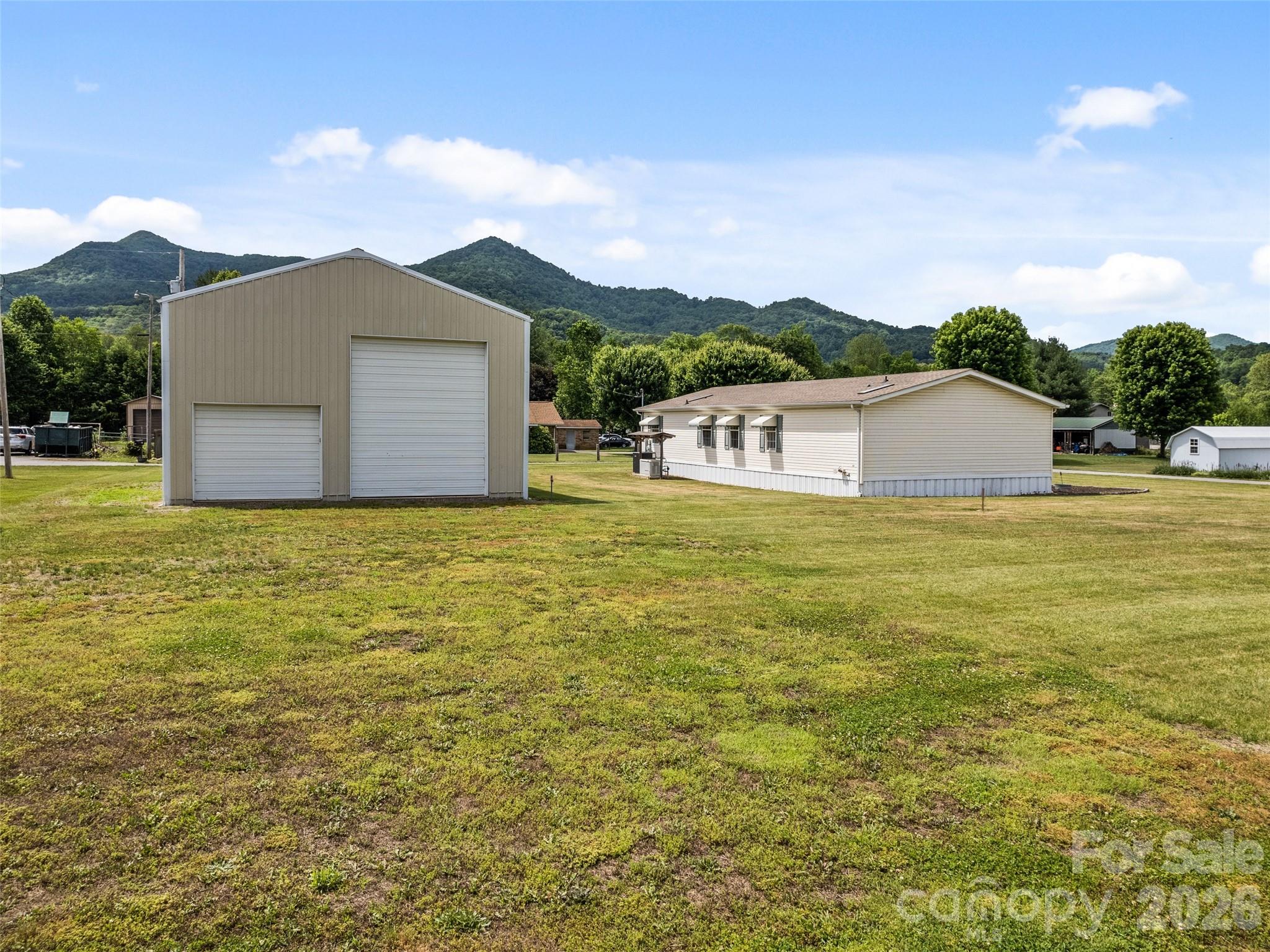 25 Lester Lane — Waynesville