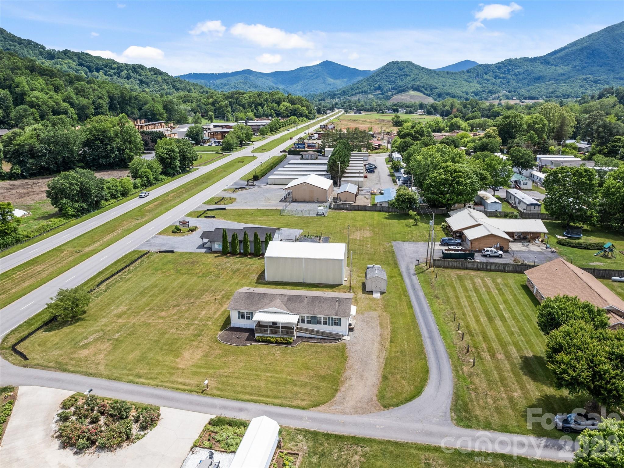 25 Lester Lane — Waynesville