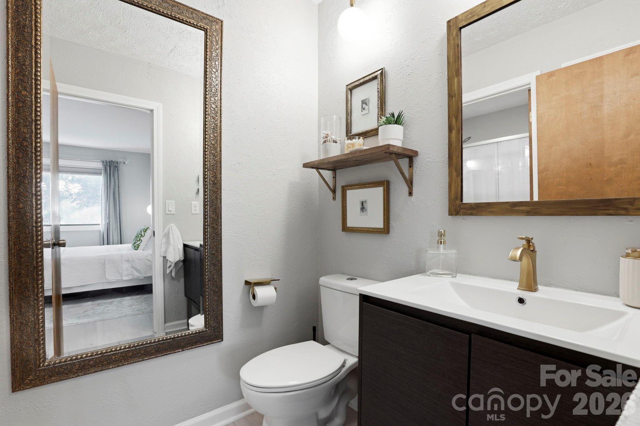 581 Courtwood Lane #4 — Hendersonville