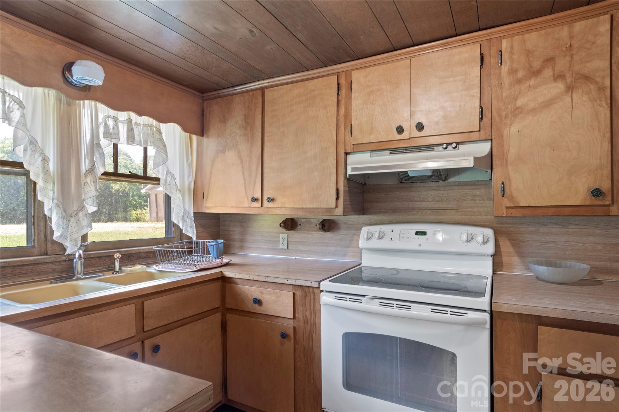271 Little Ridge Road — Moravian Falls