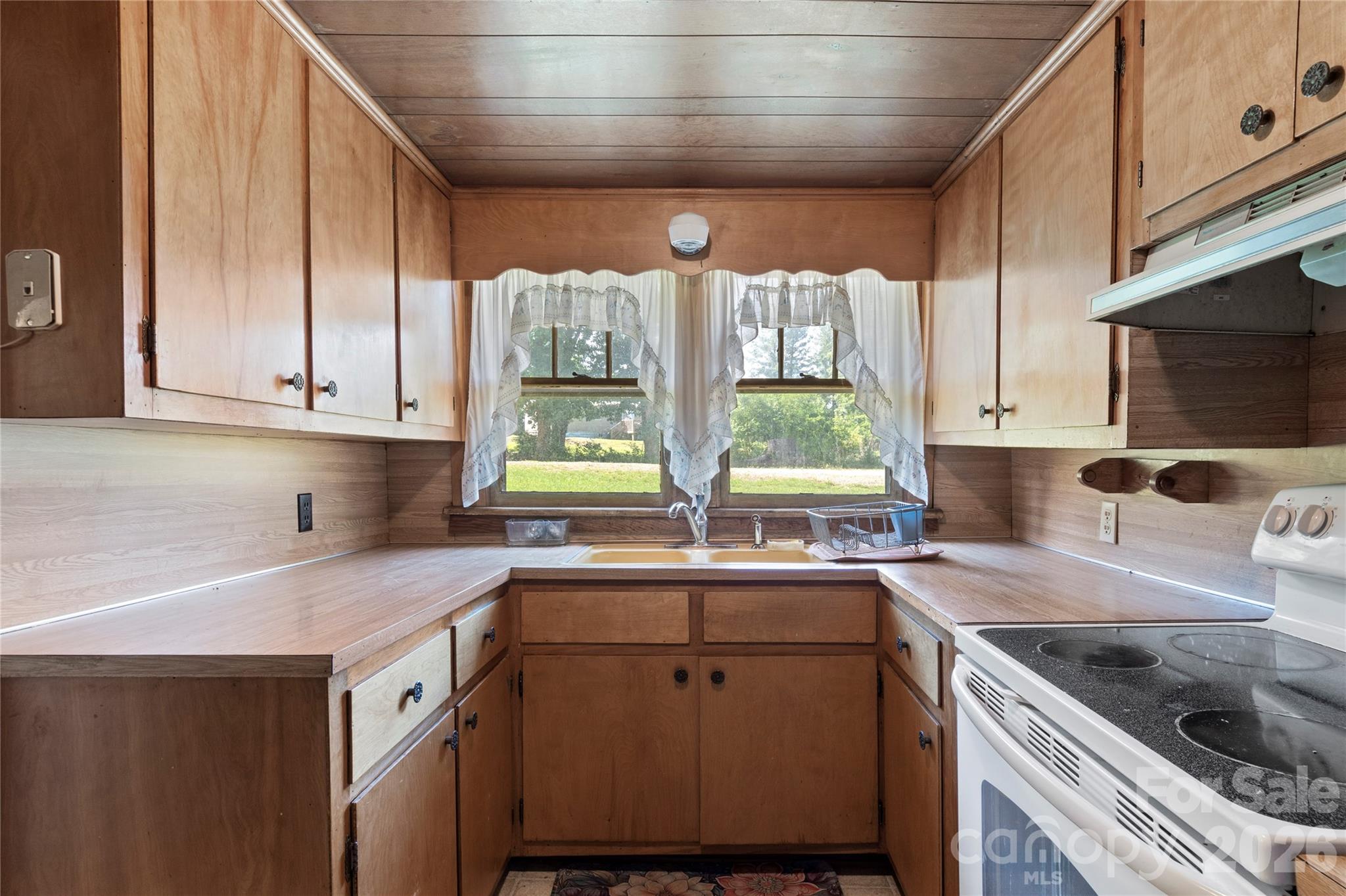 271 Little Ridge Road — Moravian Falls