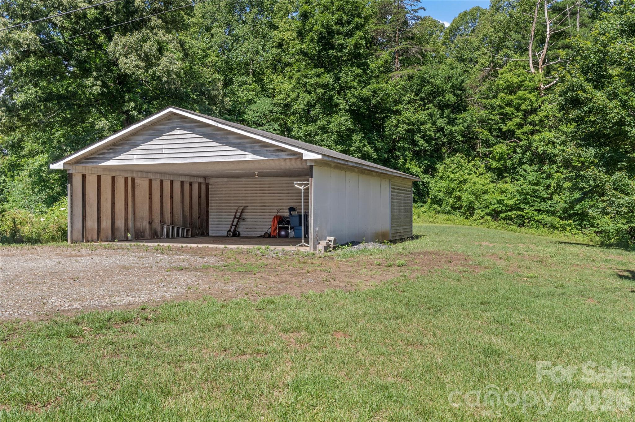 271 Little Ridge Road — Moravian Falls