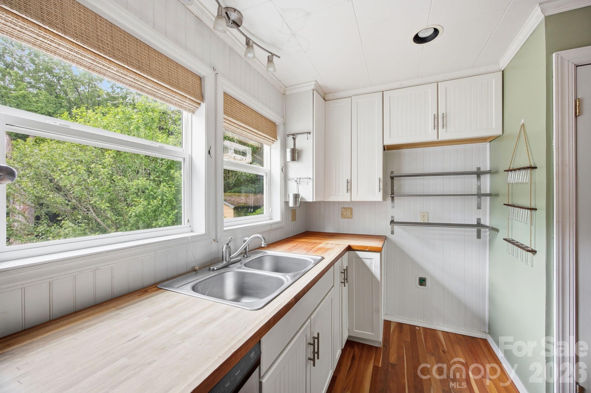211 Sowers Ferry Road — Salisbury