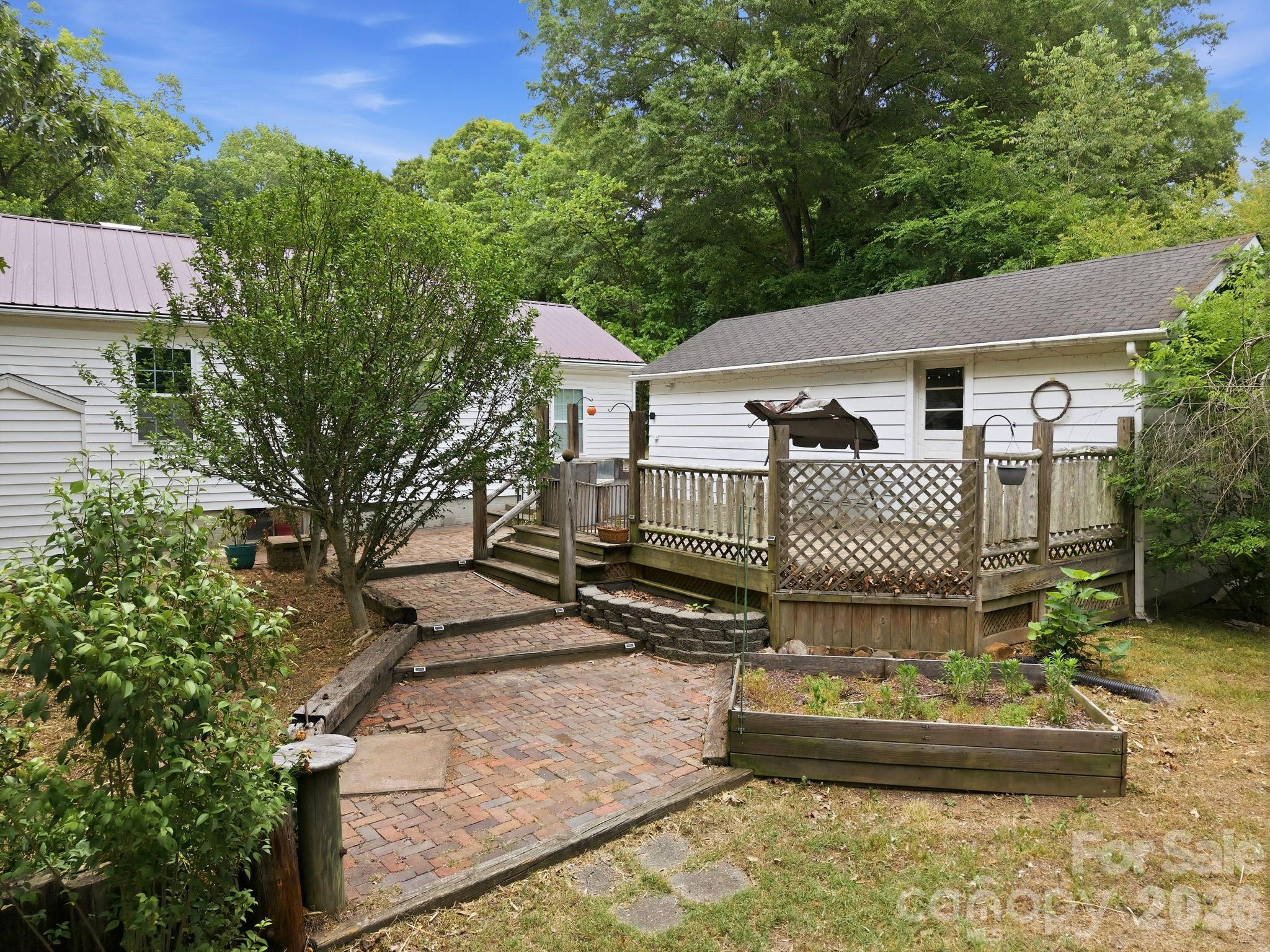 211 Sowers Ferry Road — Salisbury