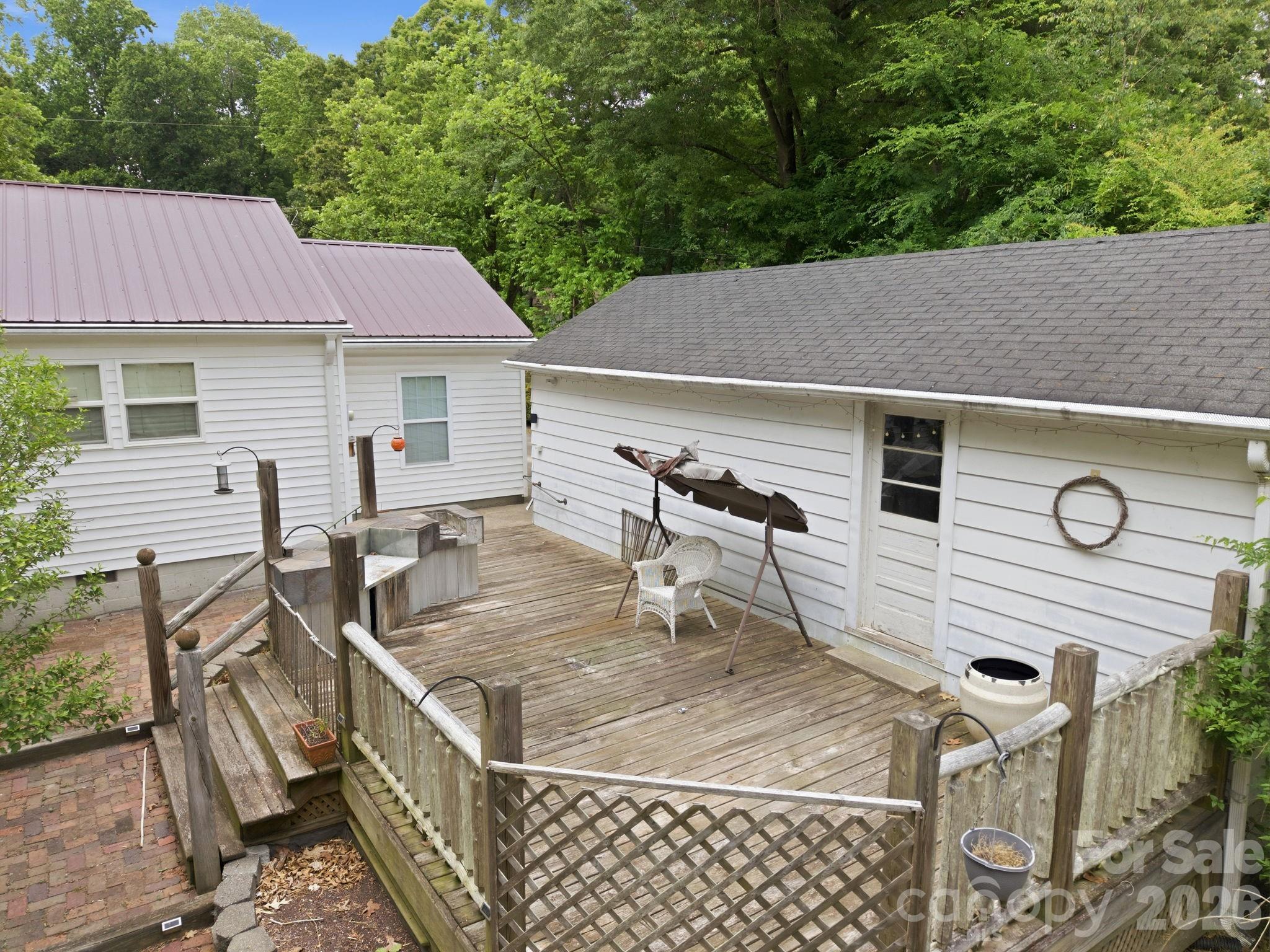 211 Sowers Ferry Road — Salisbury