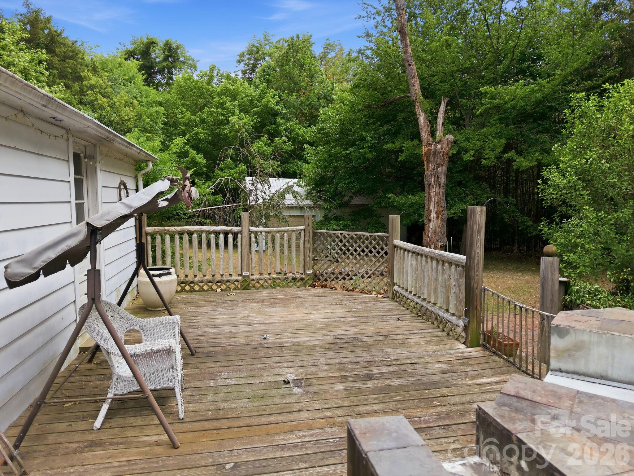 211 Sowers Ferry Road — Salisbury