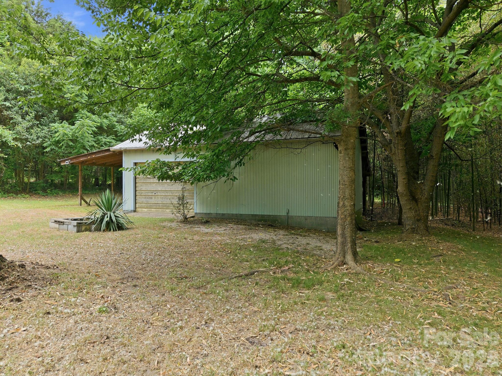 211 Sowers Ferry Road — Salisbury