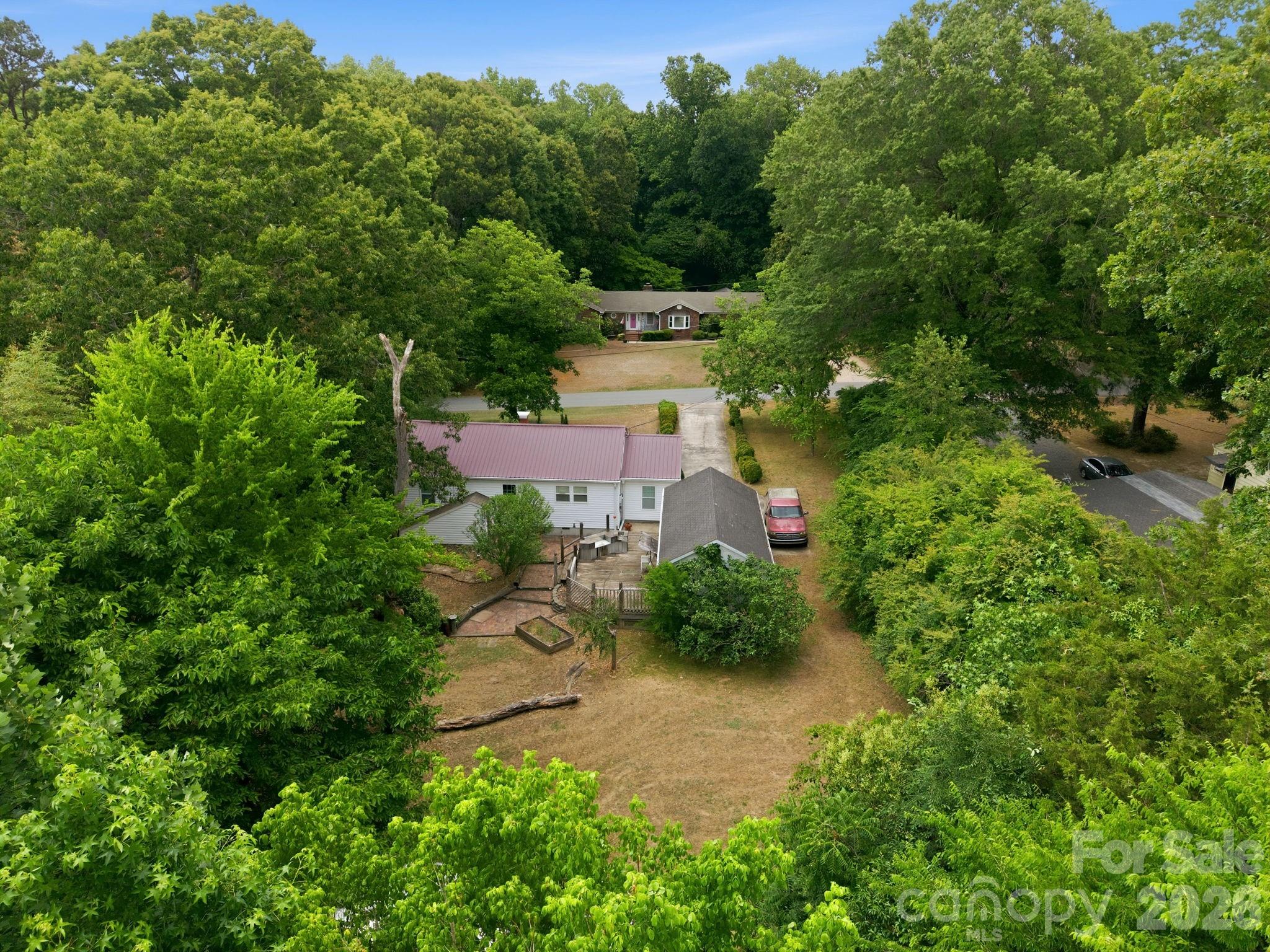 211 Sowers Ferry Road — Salisbury