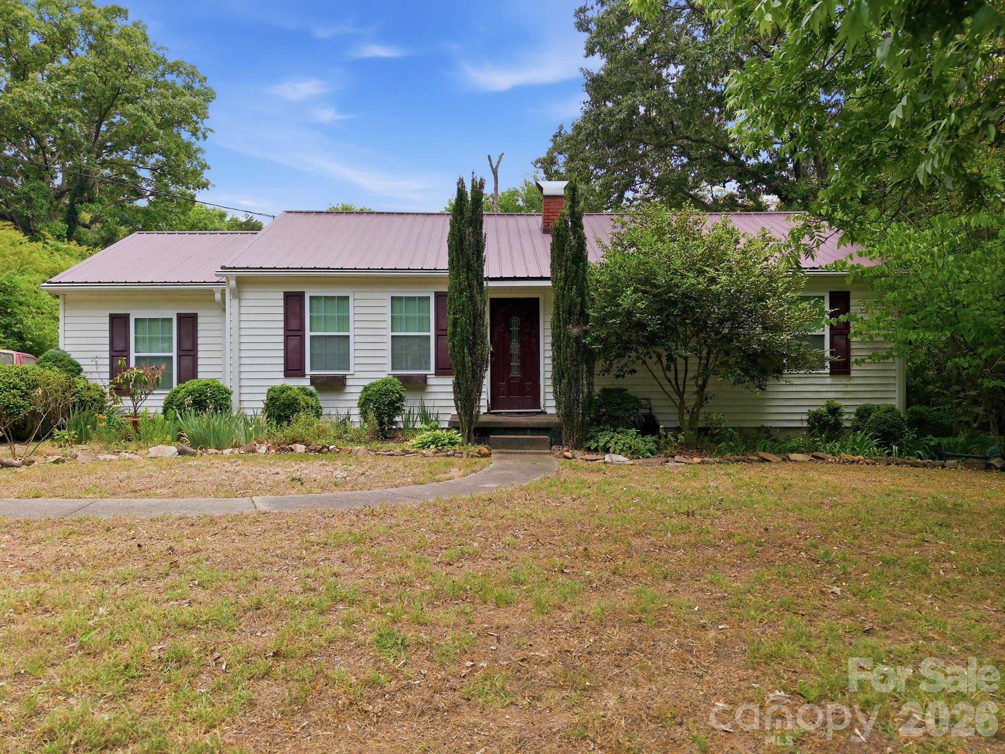 211 Sowers Ferry Road — Salisbury