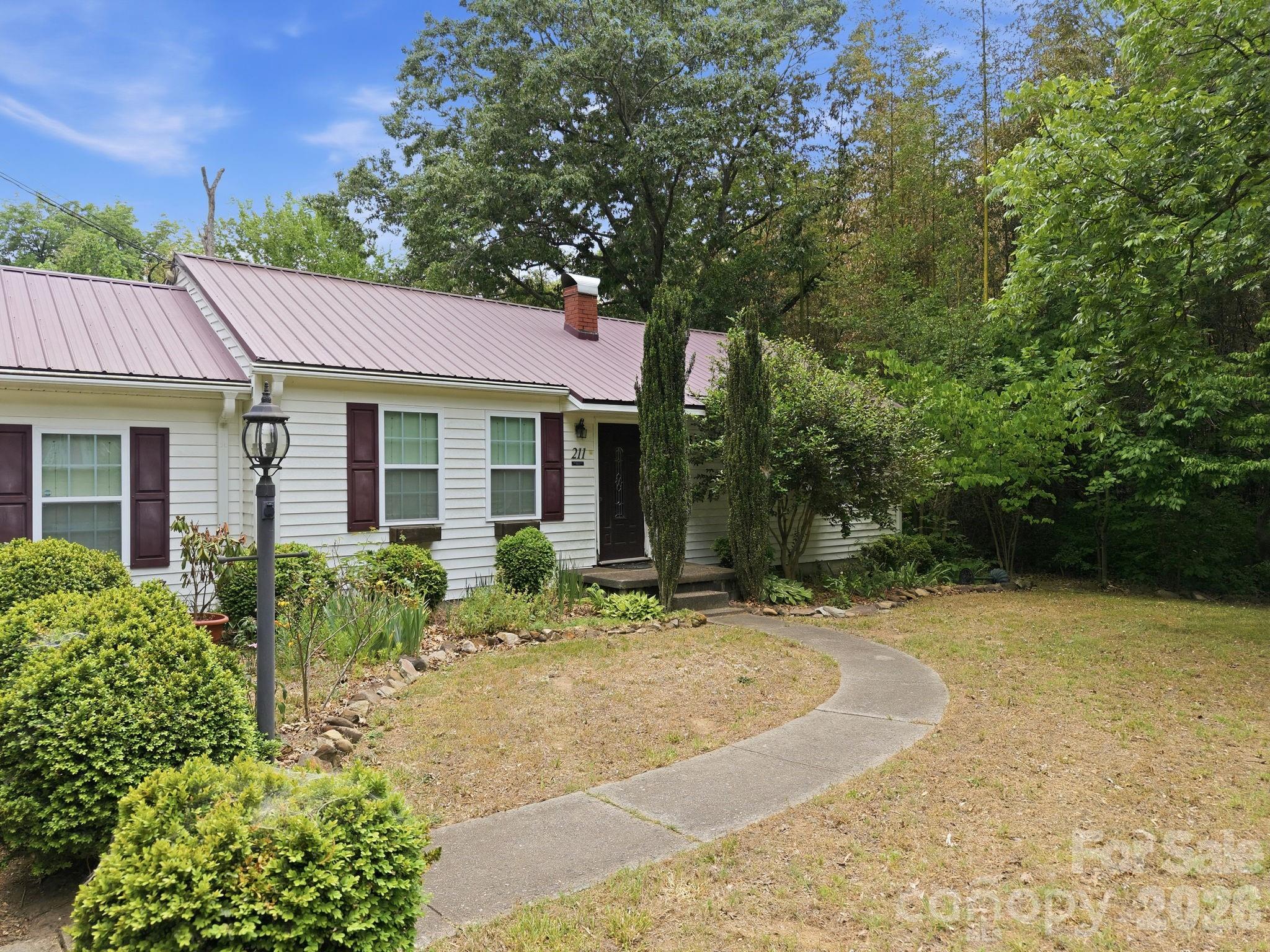 211 Sowers Ferry Road — Salisbury