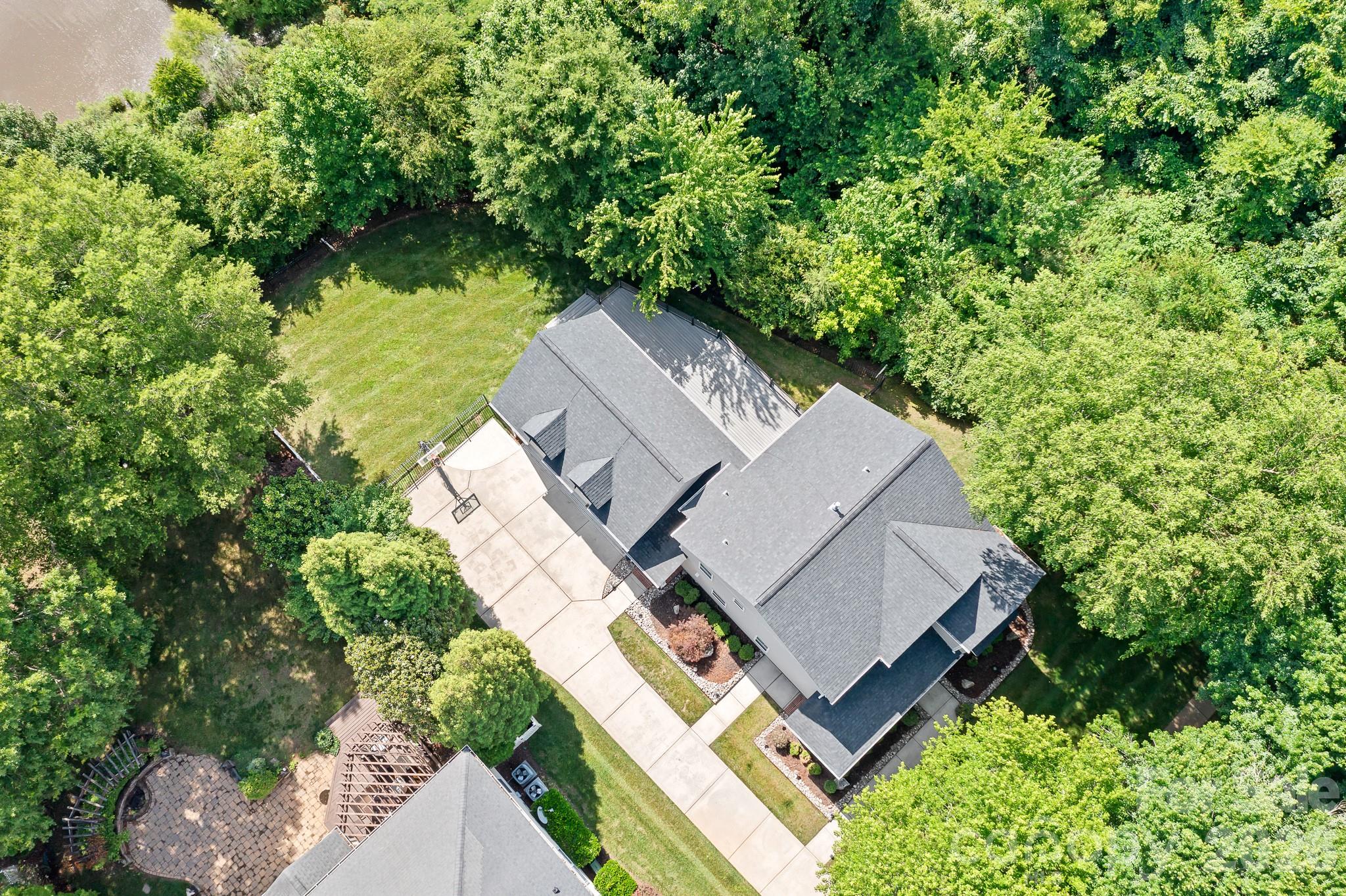 17028 Pennington Drive — Huntersville