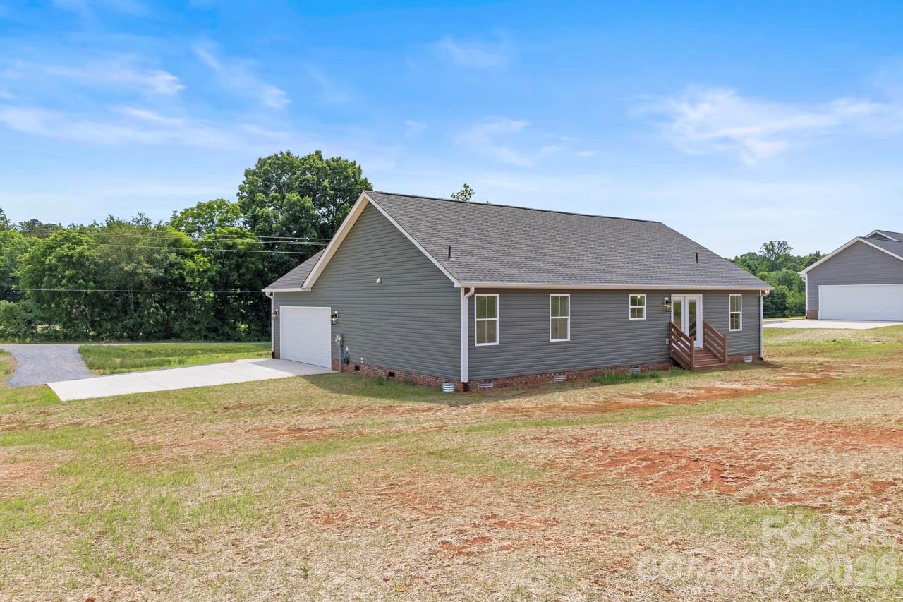713 Alf Hoover Road — Lincolnton