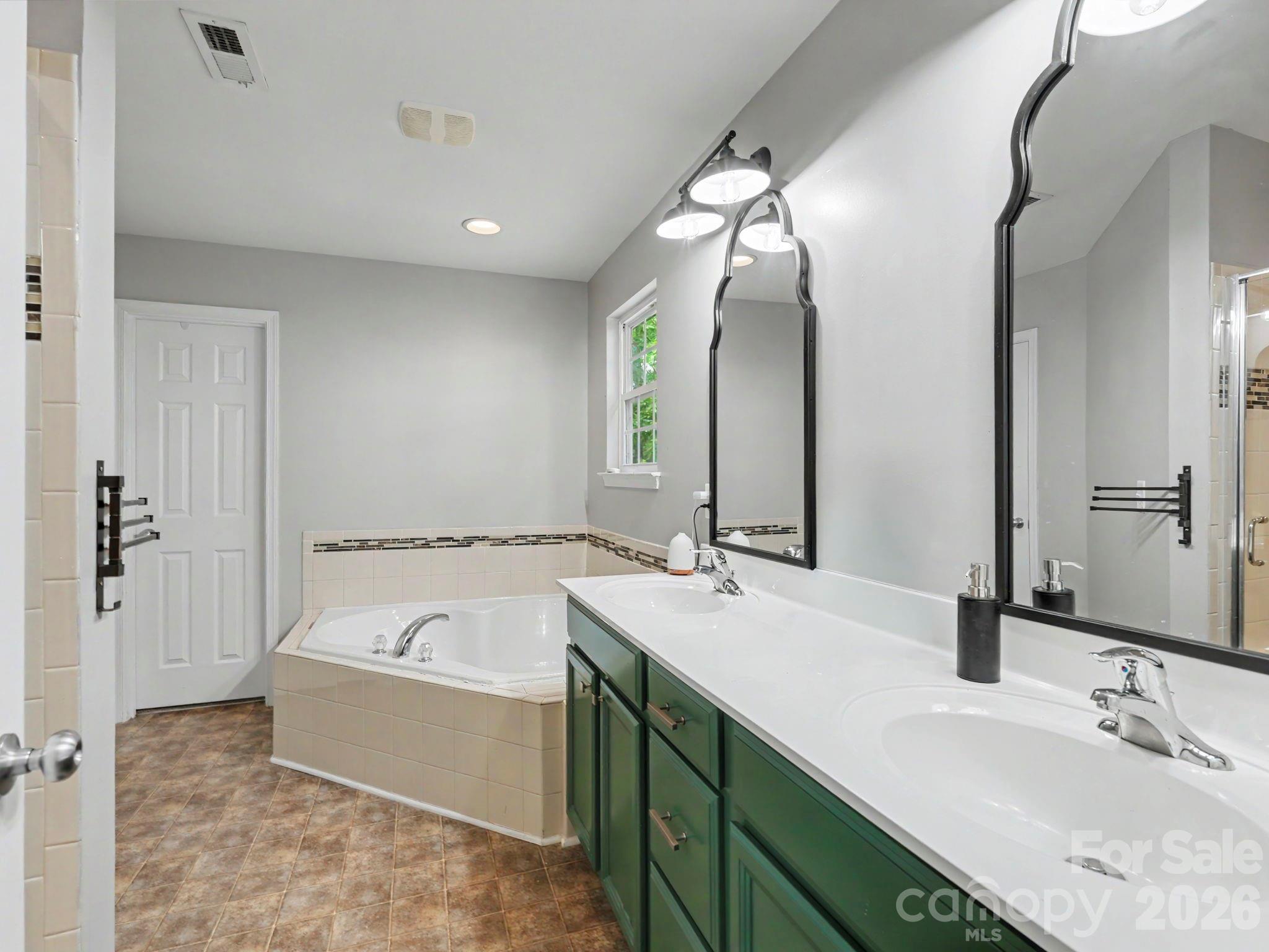 305 Hydrangea Drive — Clover