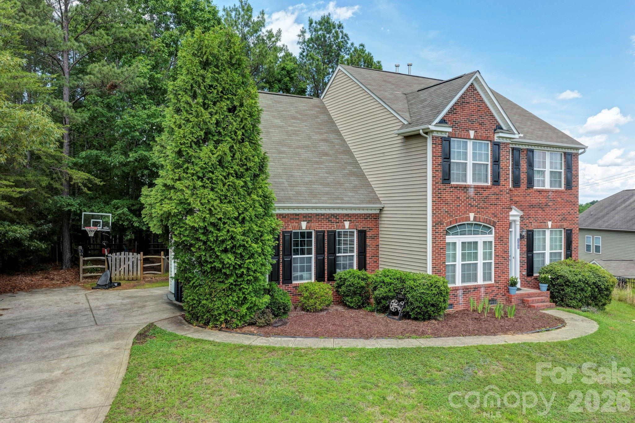 305 Hydrangea Drive — Clover