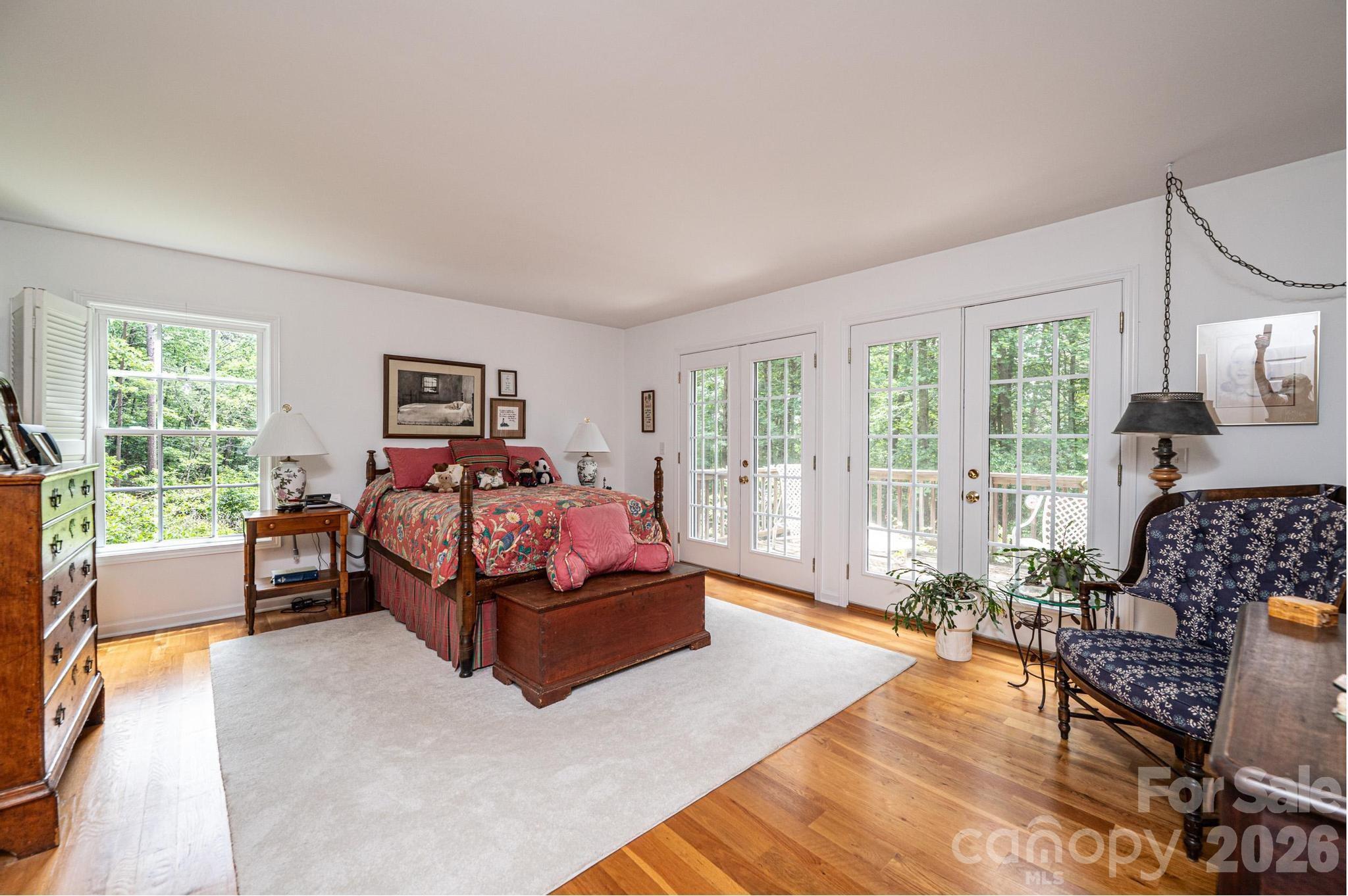 6889 Greedy Highway — Hickory