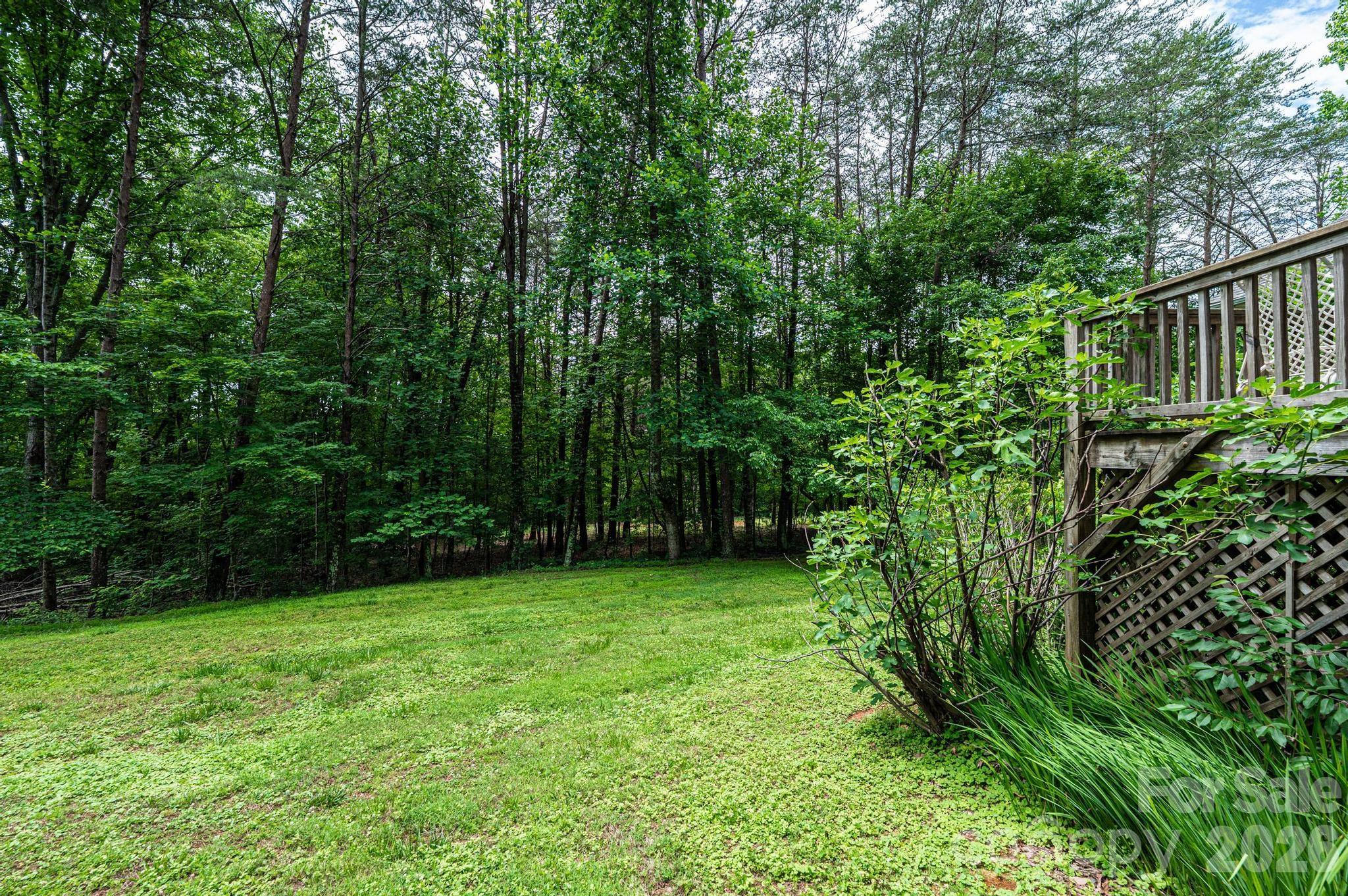 6889 Greedy Highway — Hickory