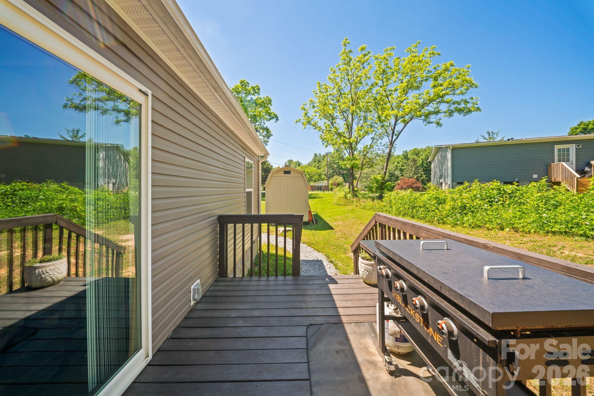151 Field Sparrow Lane — Hendersonville