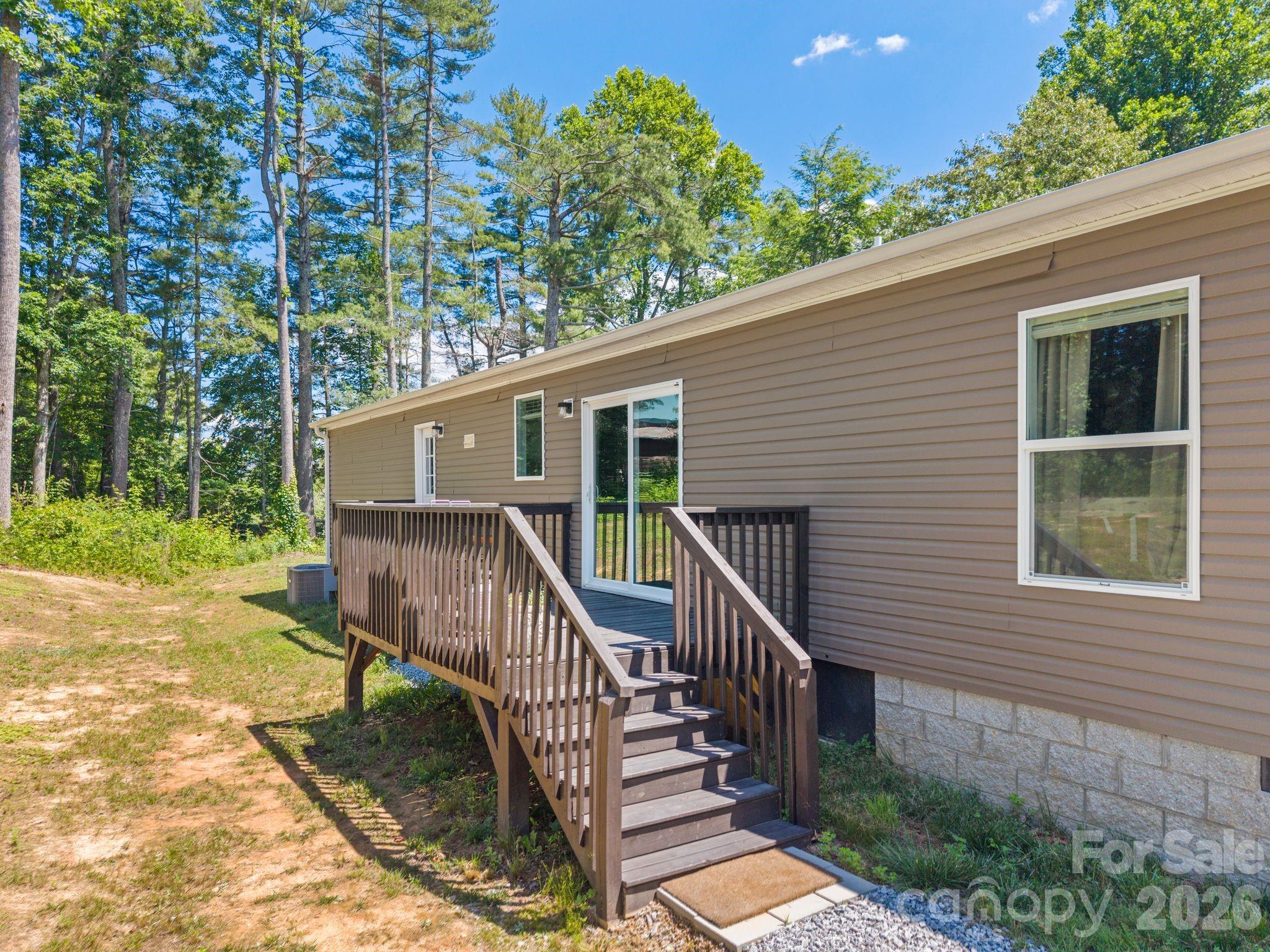 151 Field Sparrow Lane — Hendersonville