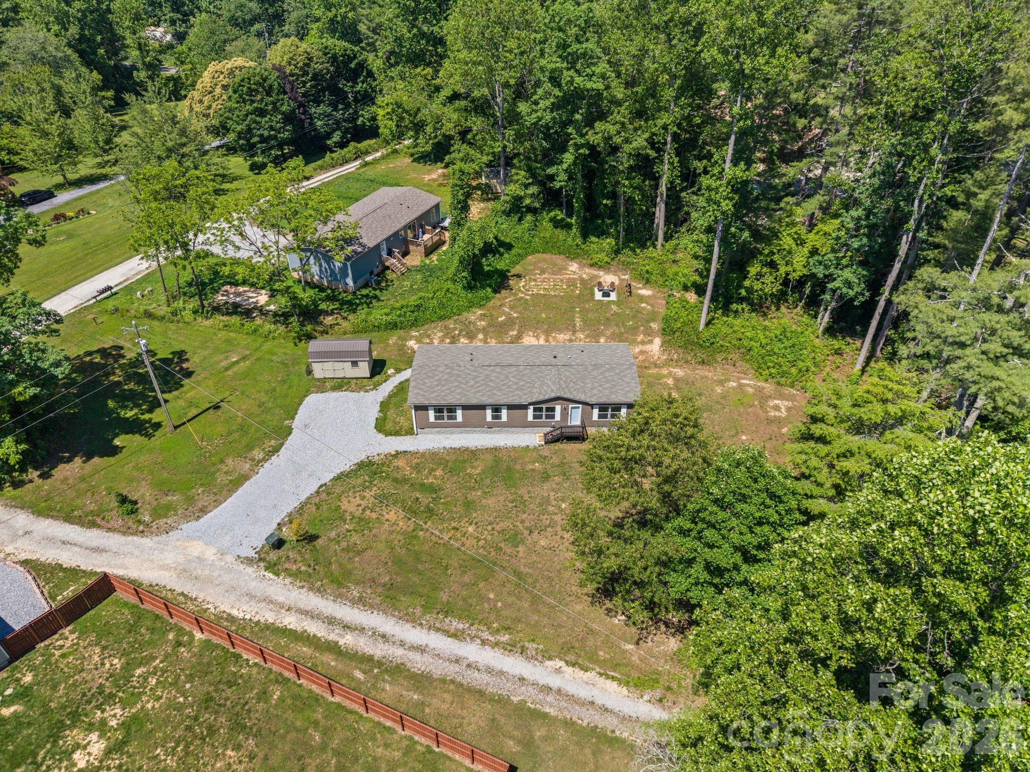 151 Field Sparrow Lane — Hendersonville