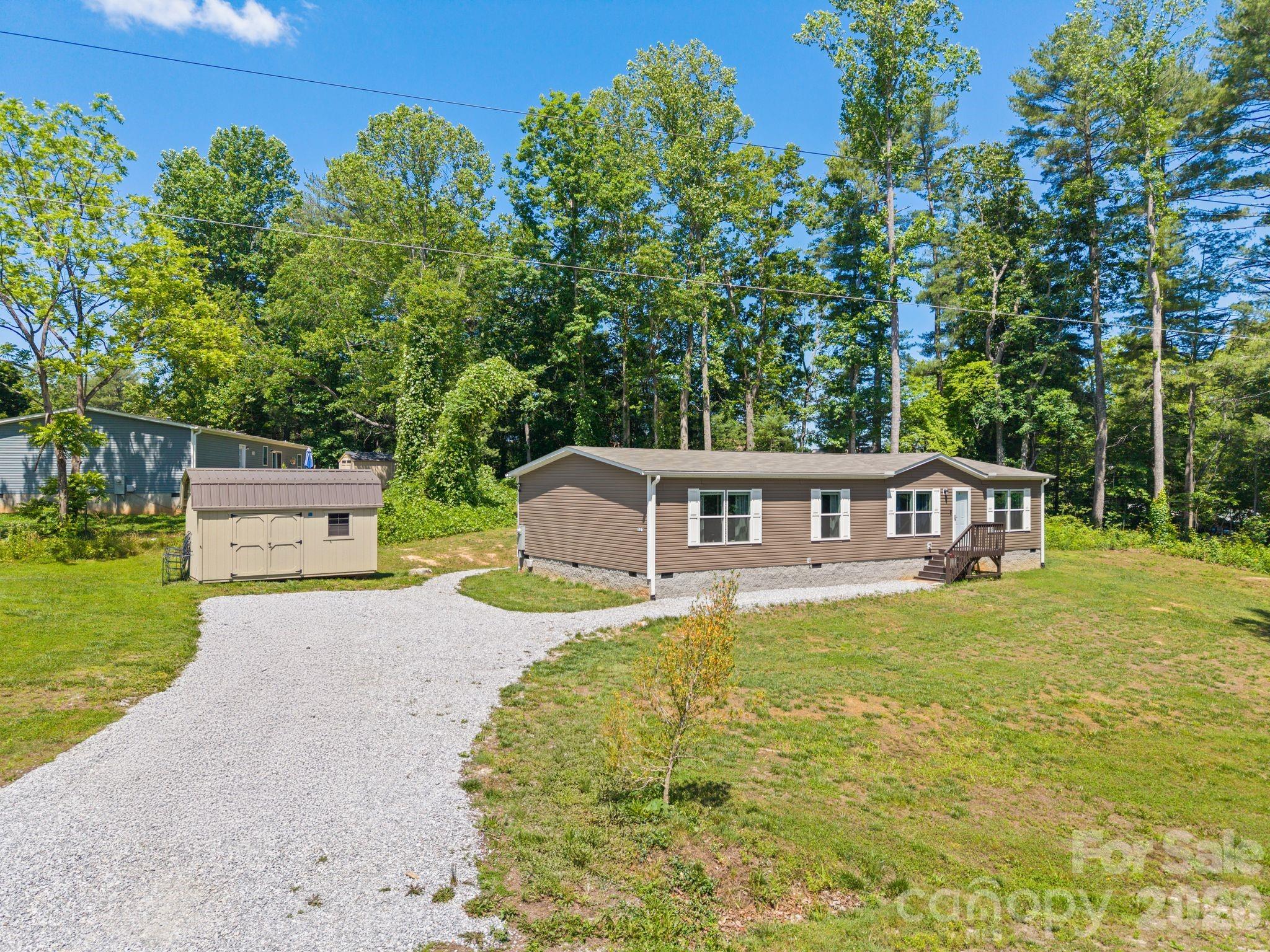 151 Field Sparrow Lane — Hendersonville