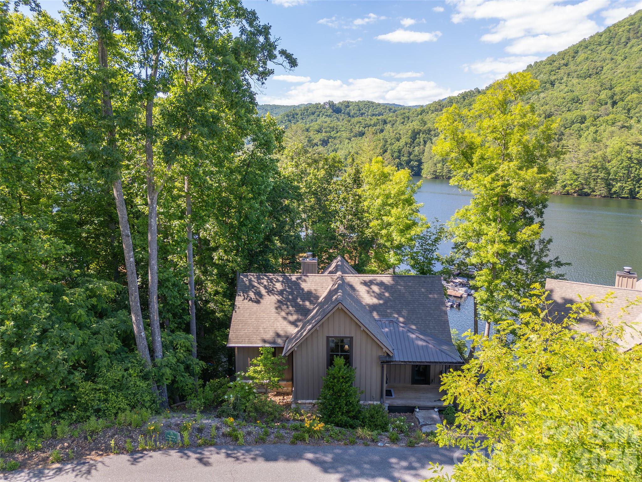 561 Harbor Ridge Drive — Tuckasegee
