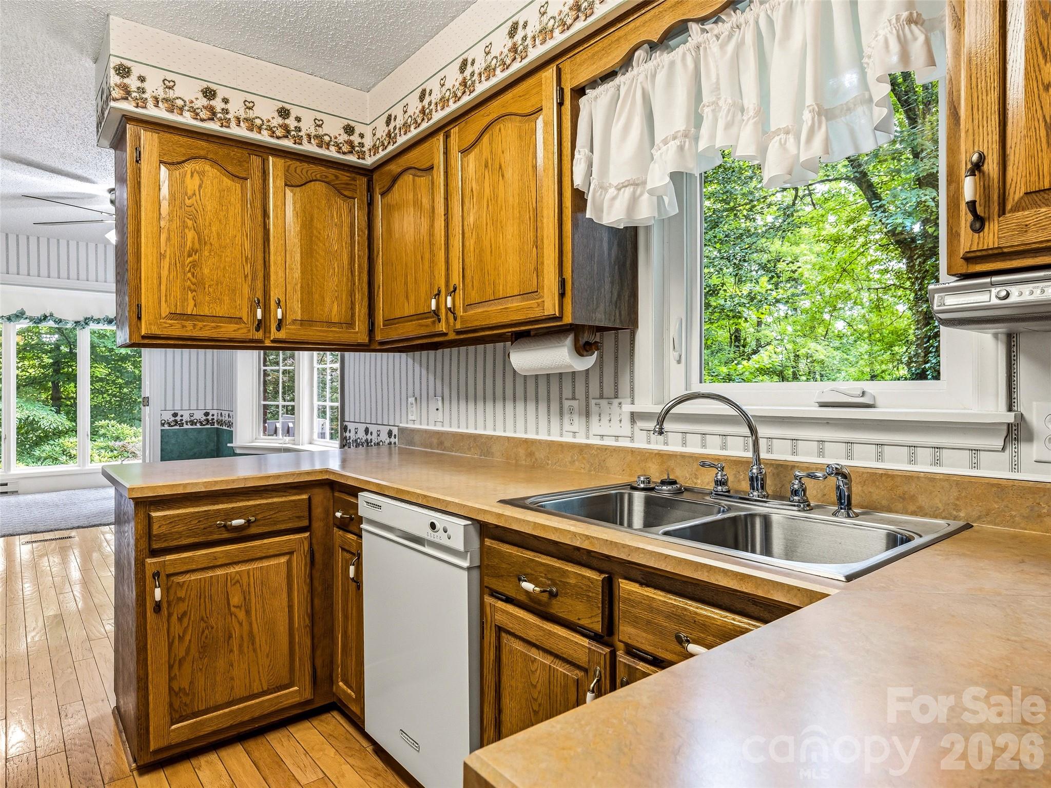 126 Surry Lane — Hendersonville