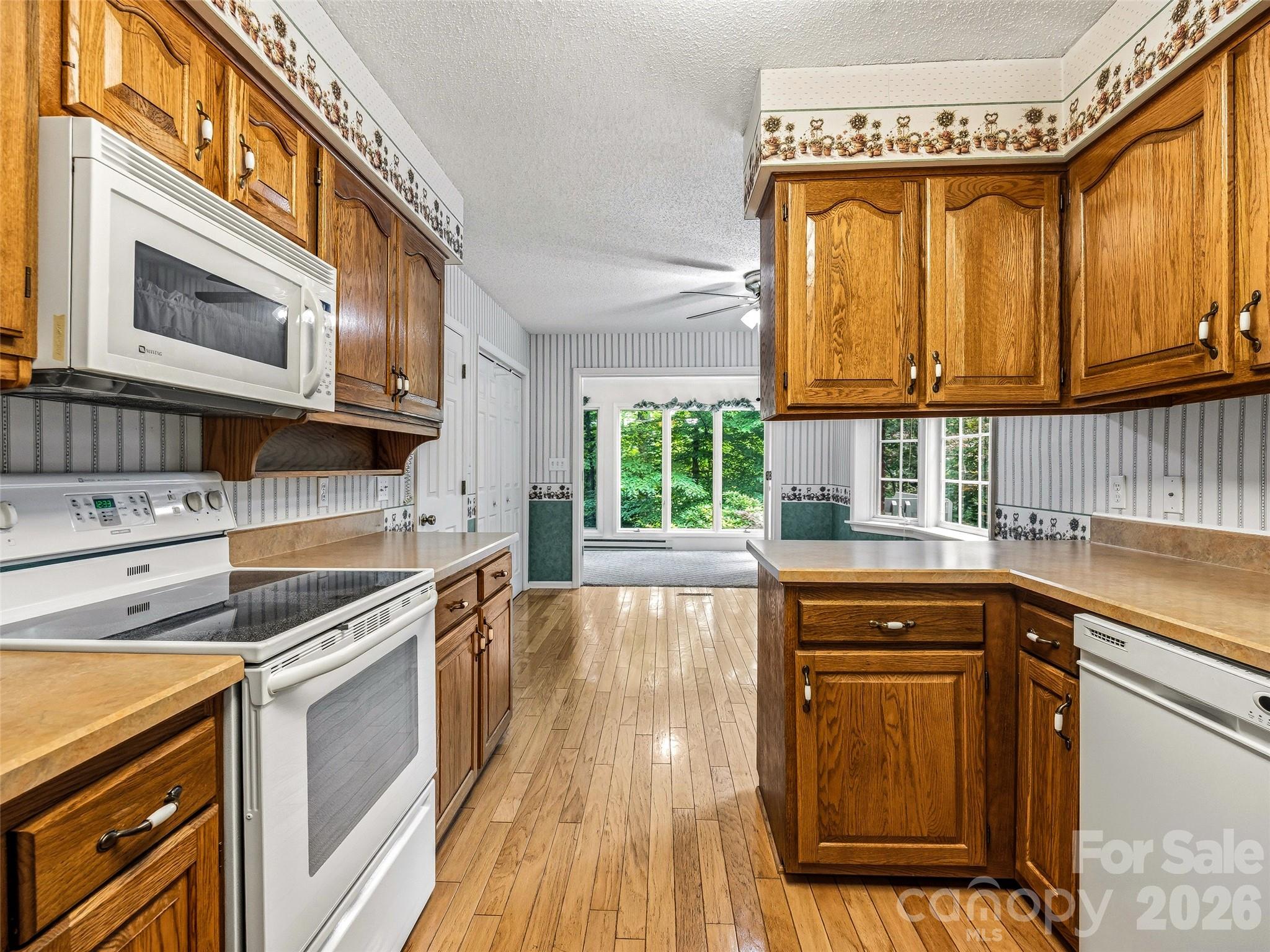 126 Surry Lane — Hendersonville