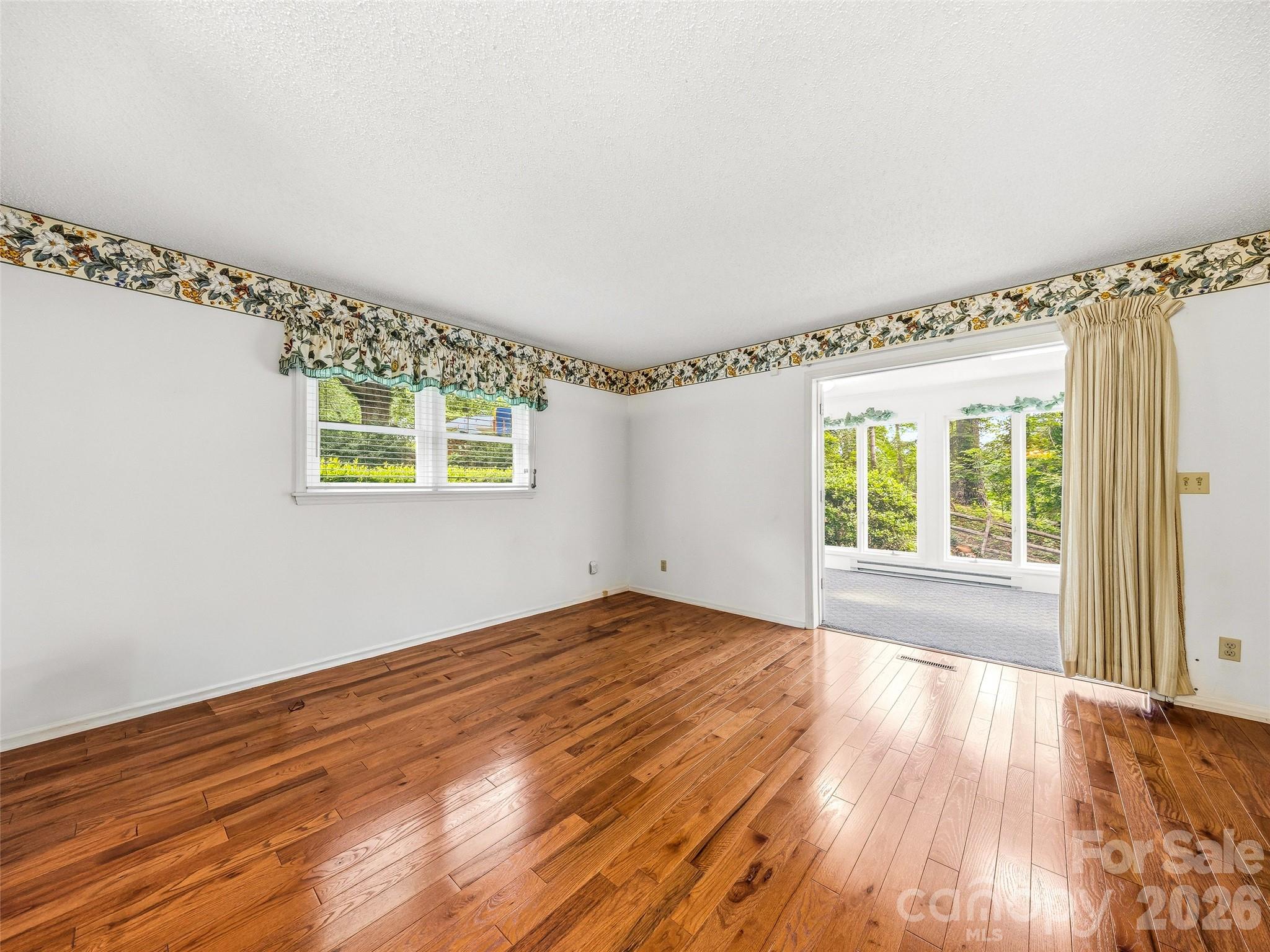 126 Surry Lane — Hendersonville
