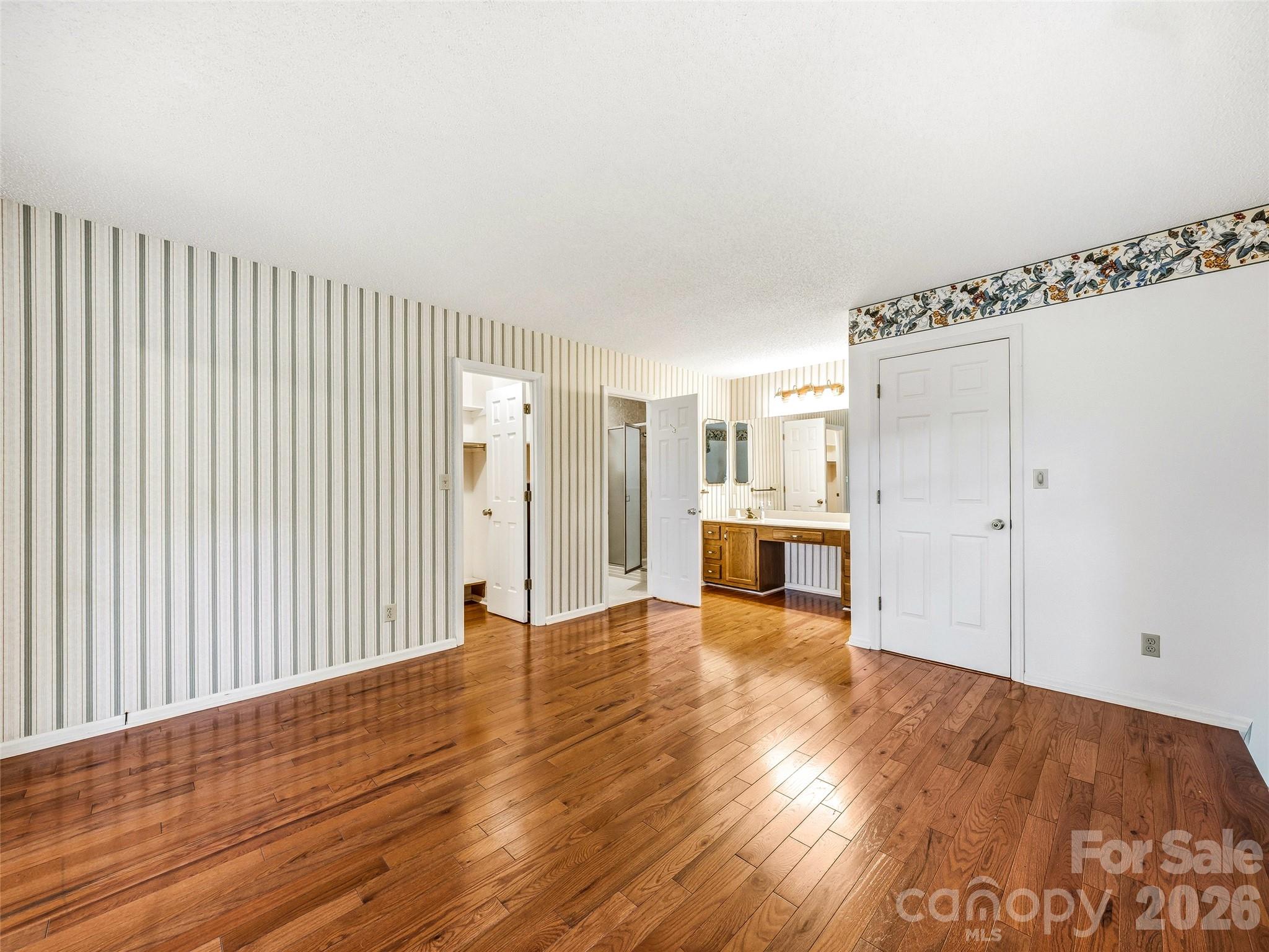 126 Surry Lane — Hendersonville