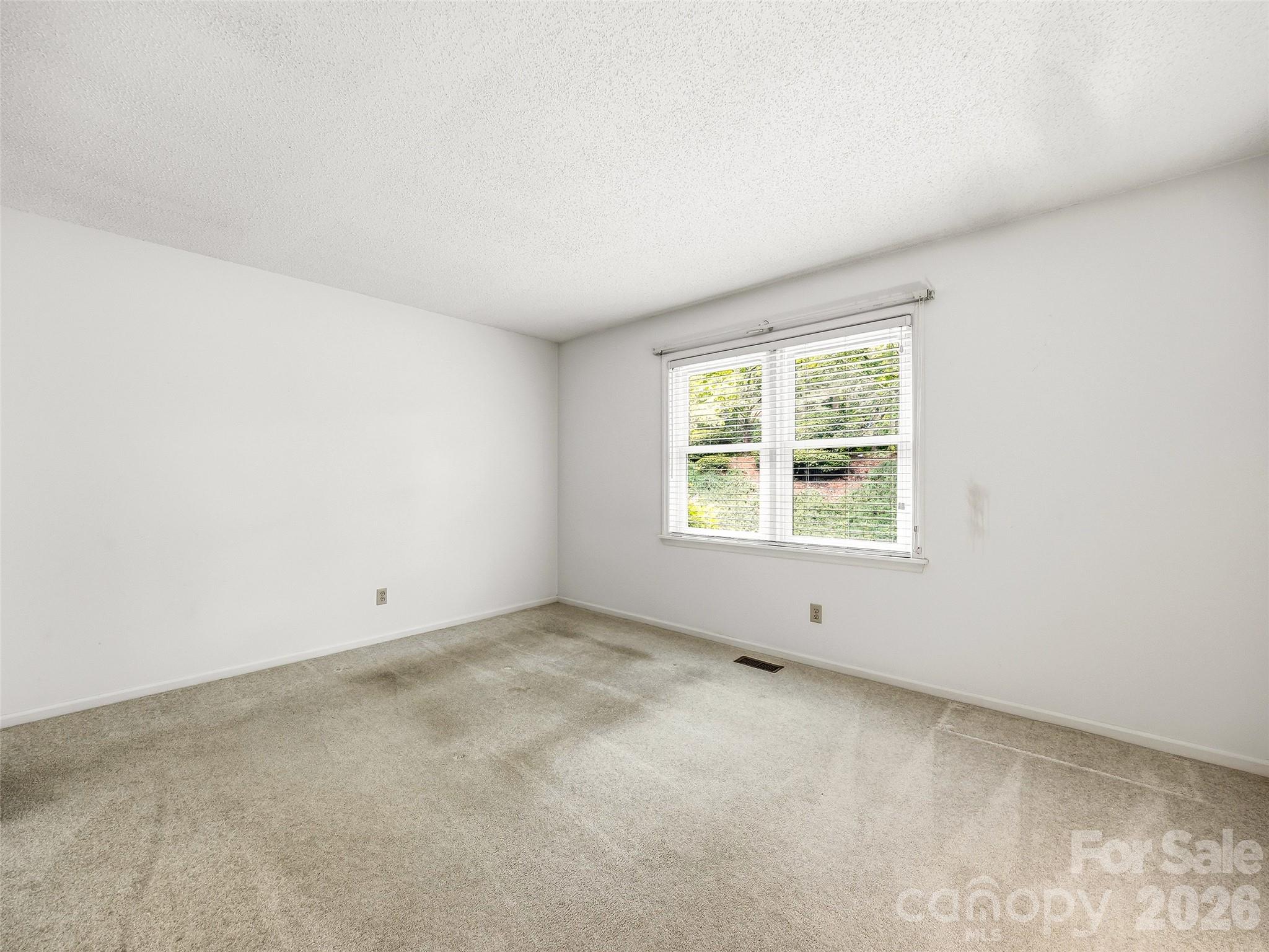 126 Surry Lane — Hendersonville