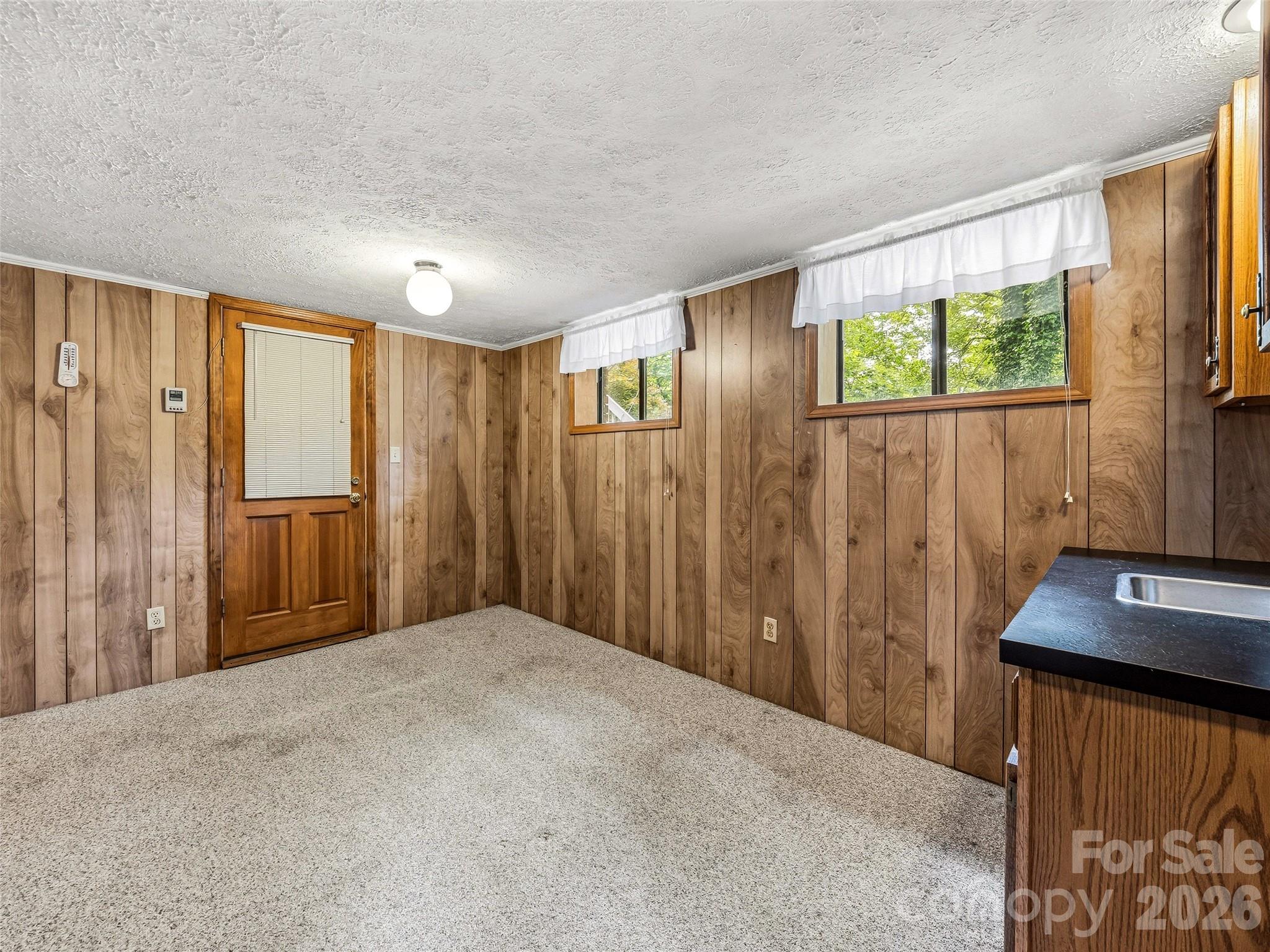 126 Surry Lane — Hendersonville