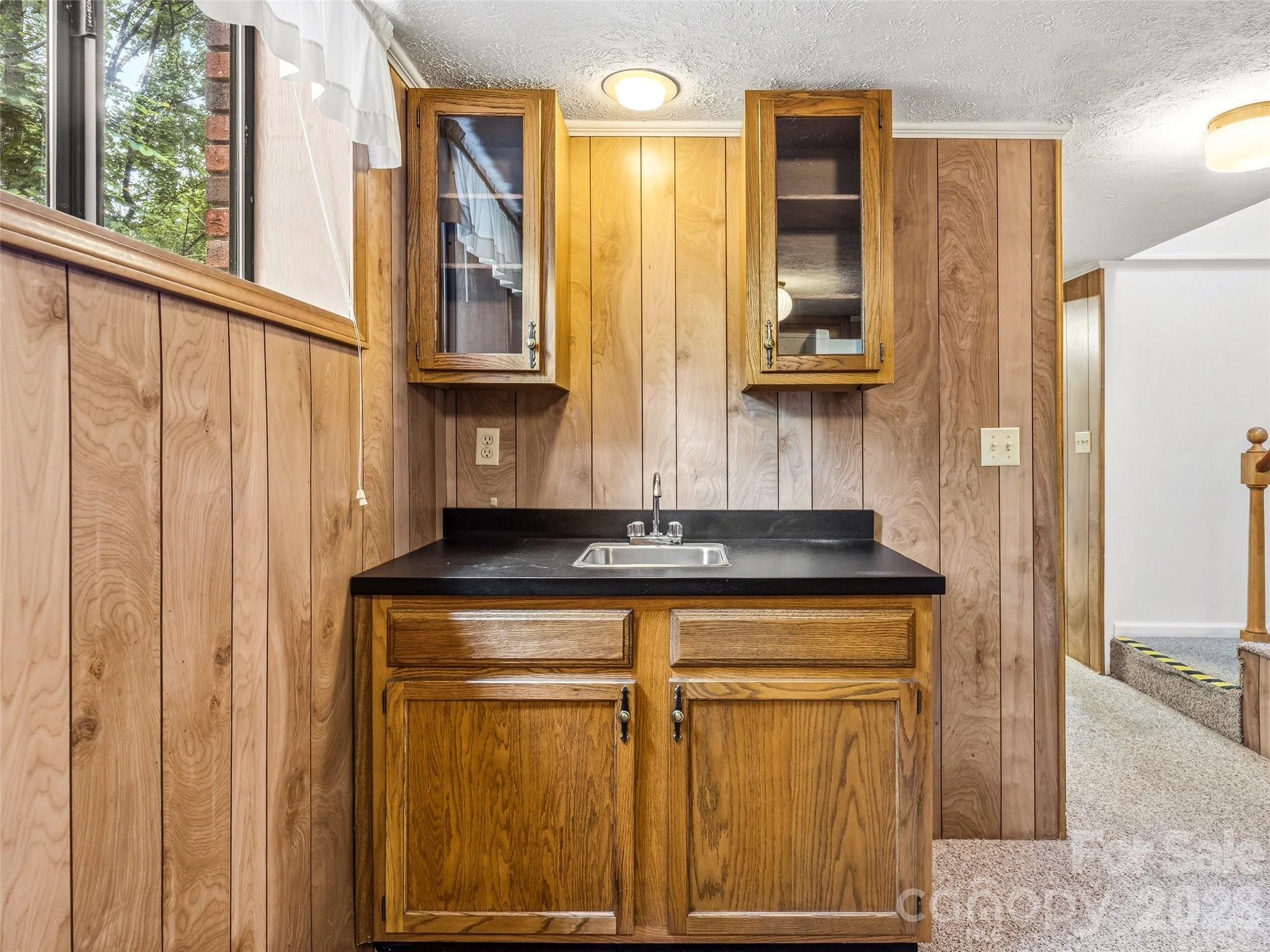 126 Surry Lane — Hendersonville