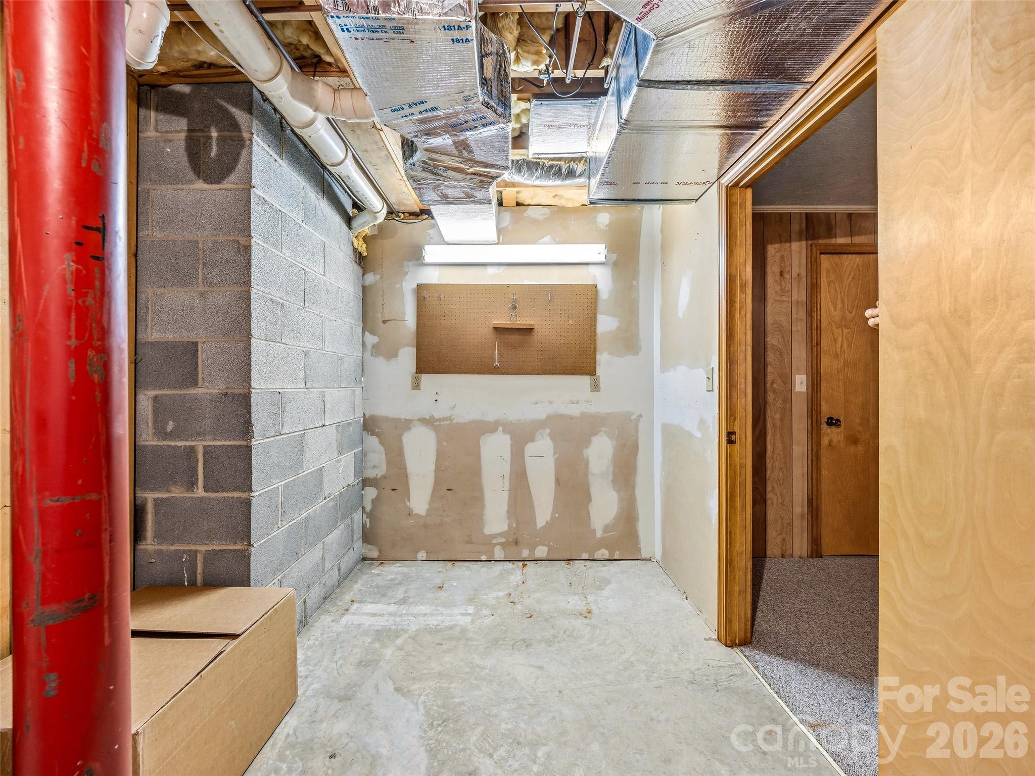 126 Surry Lane — Hendersonville