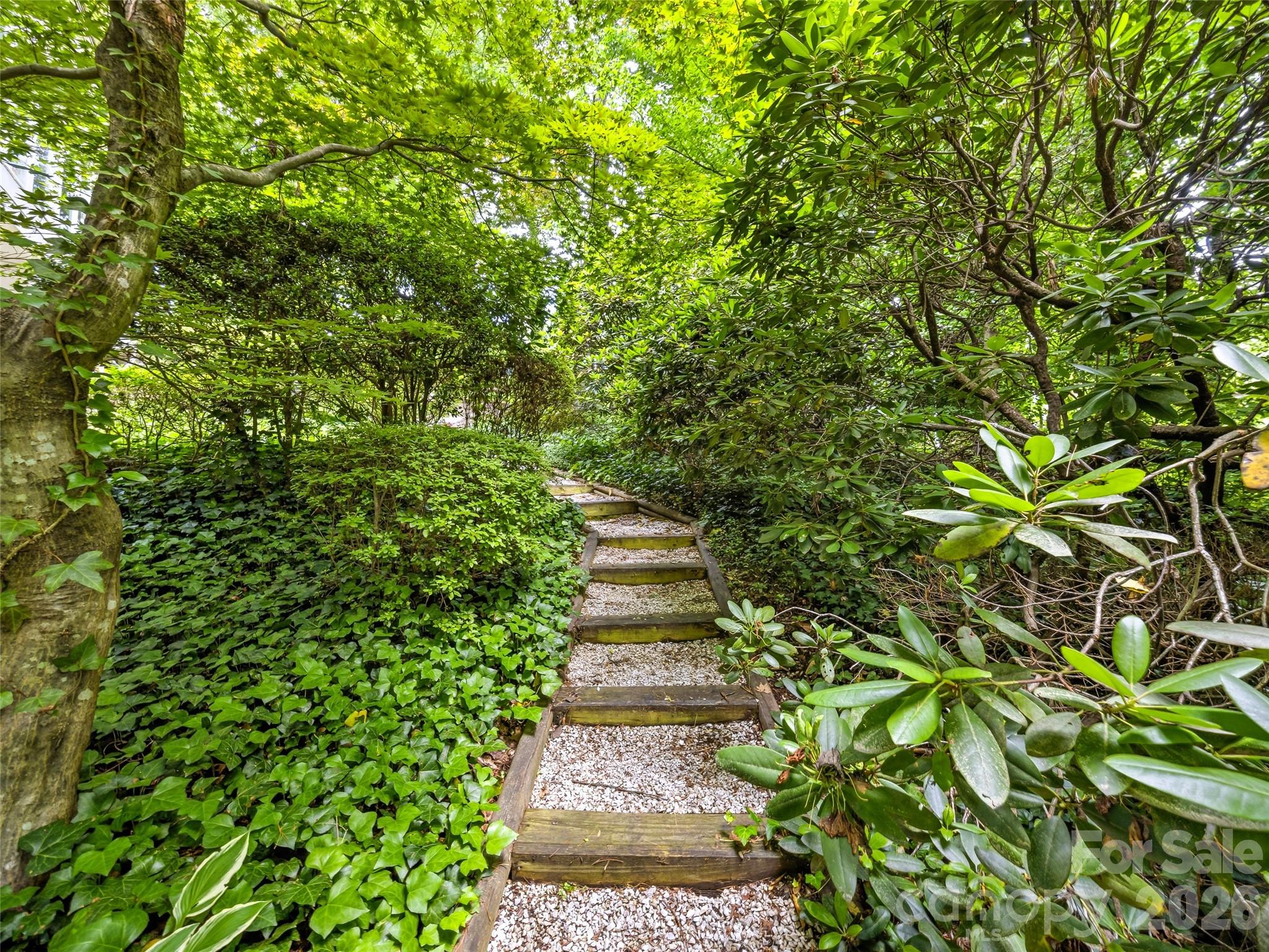 126 Surry Lane — Hendersonville