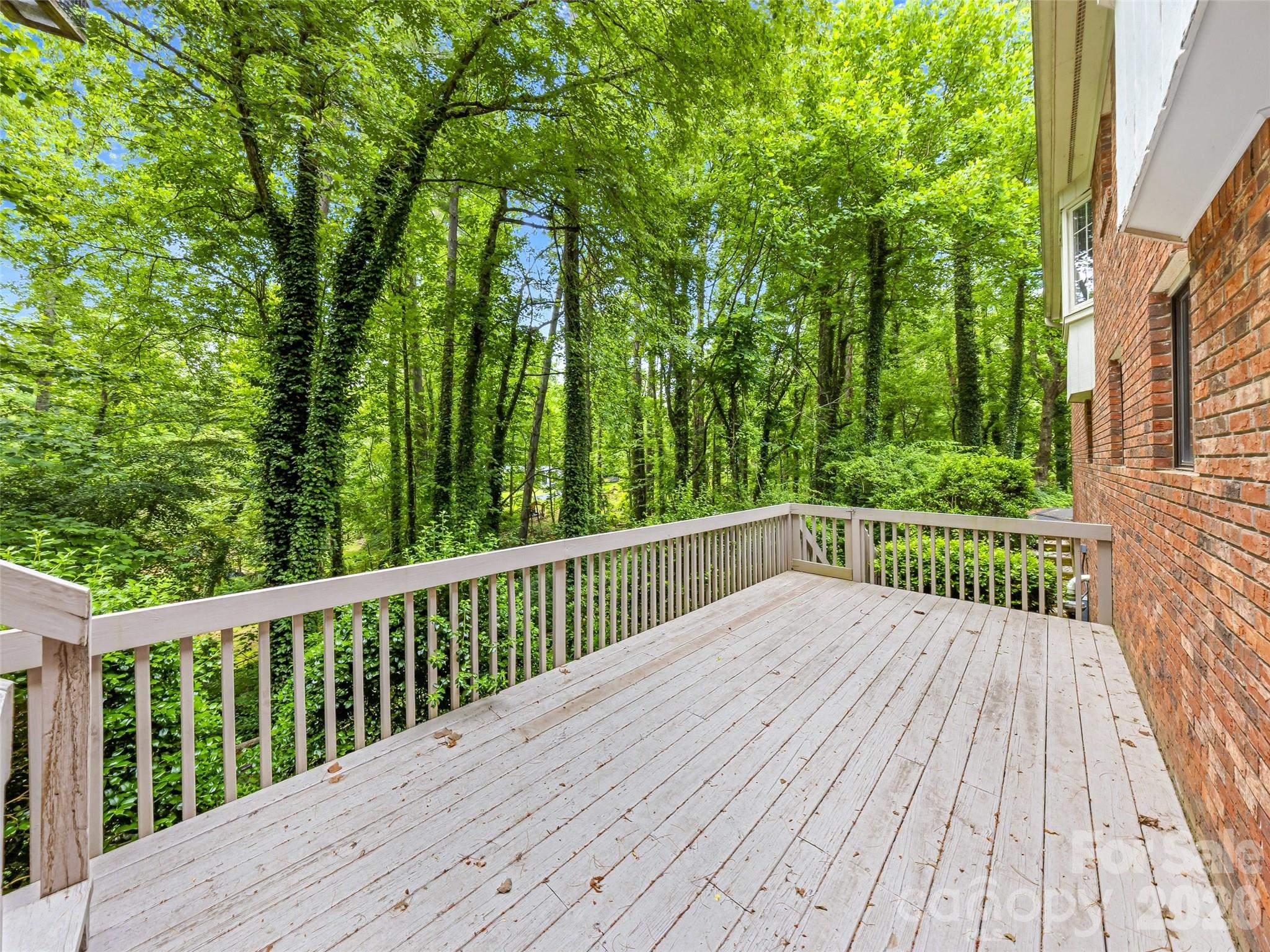 126 Surry Lane — Hendersonville