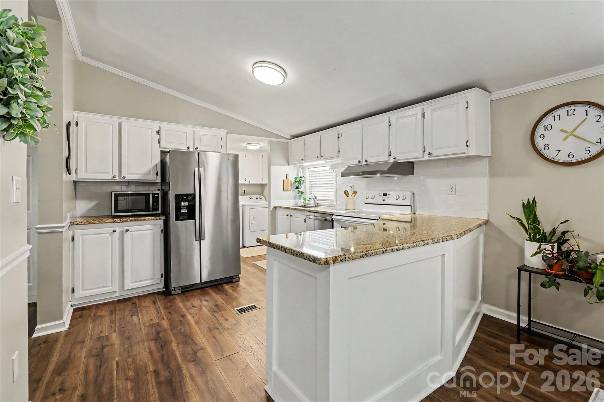 528 Woodlawn Avenue SW — Concord