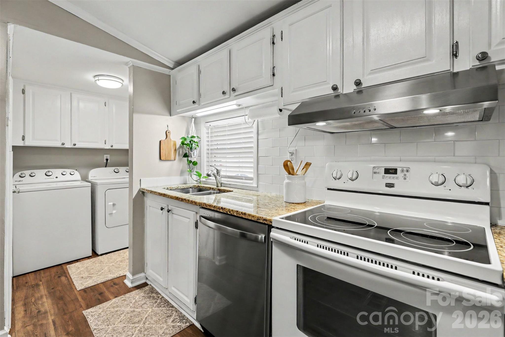 528 Woodlawn Avenue SW — Concord