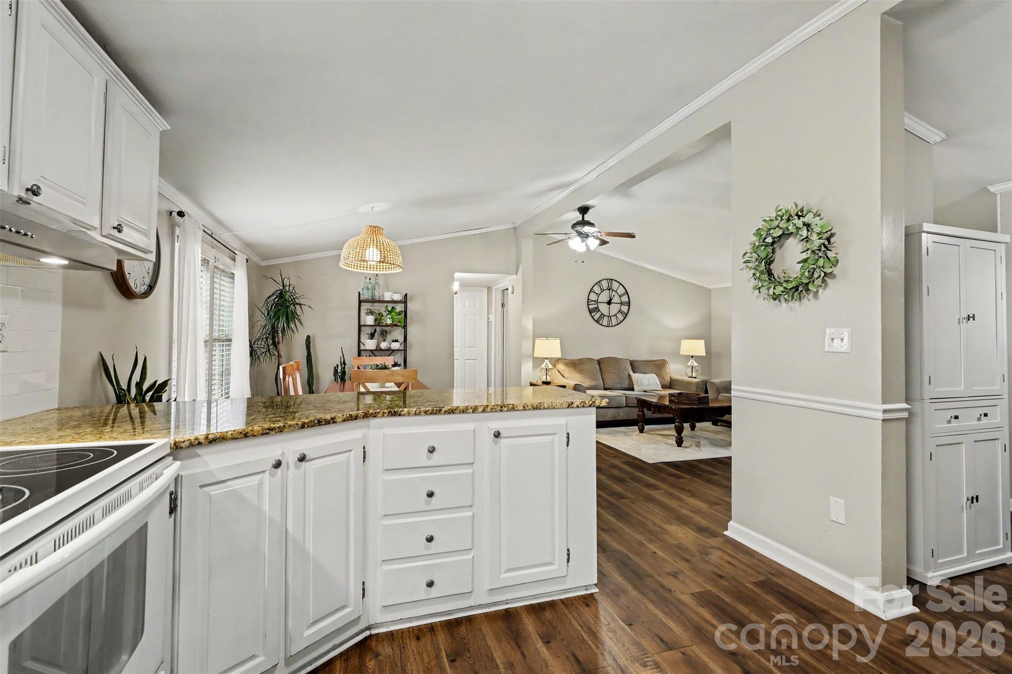 528 Woodlawn Avenue SW — Concord