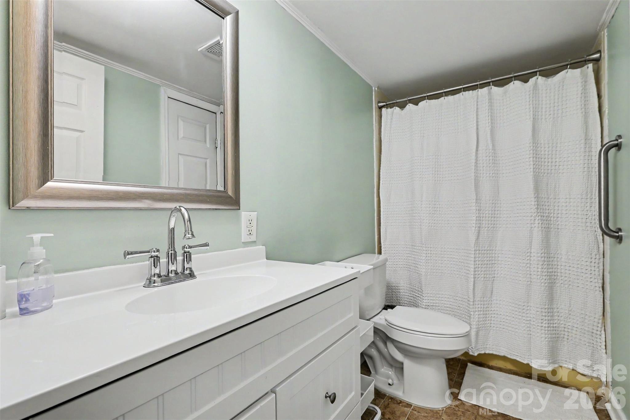 528 Woodlawn Avenue SW — Concord