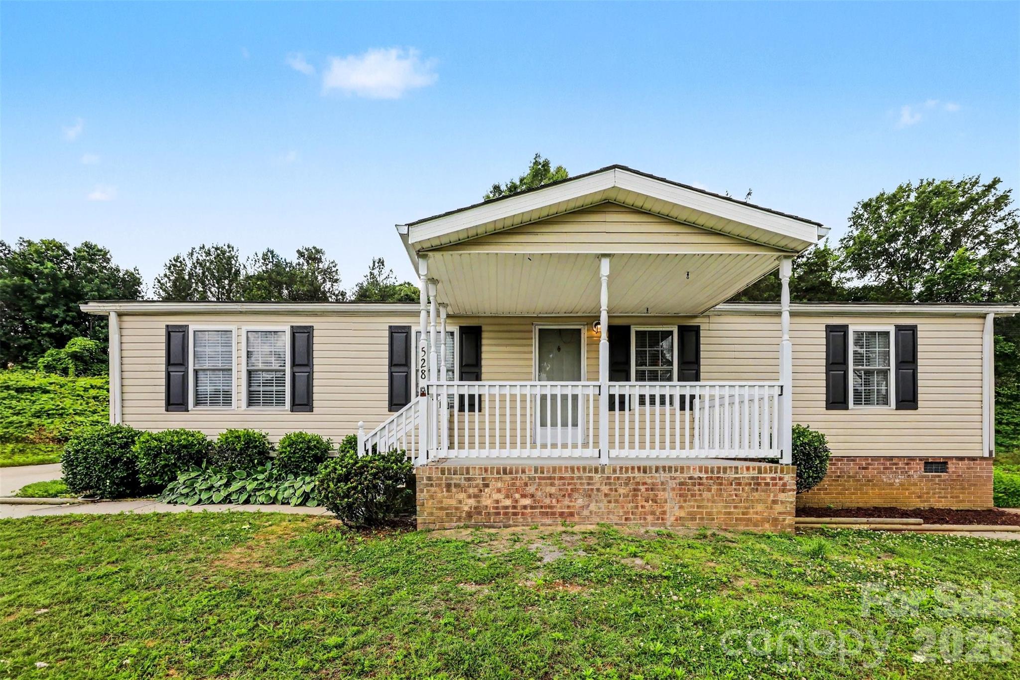 528 Woodlawn Avenue SW — Concord