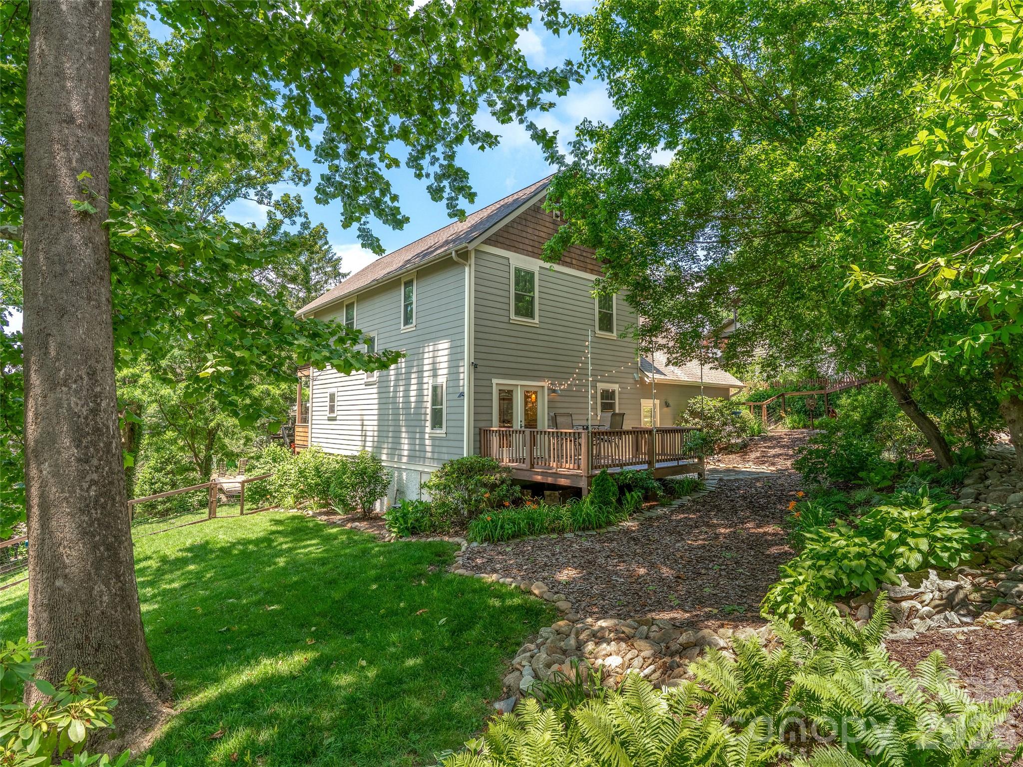 71 Mcclain Street — Asheville