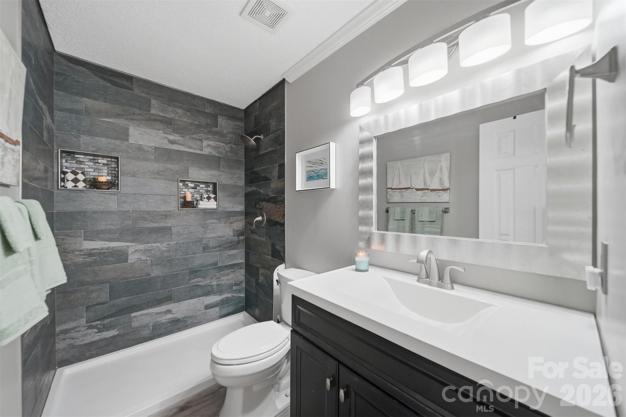 2104 Sheffield Court NW — Conover