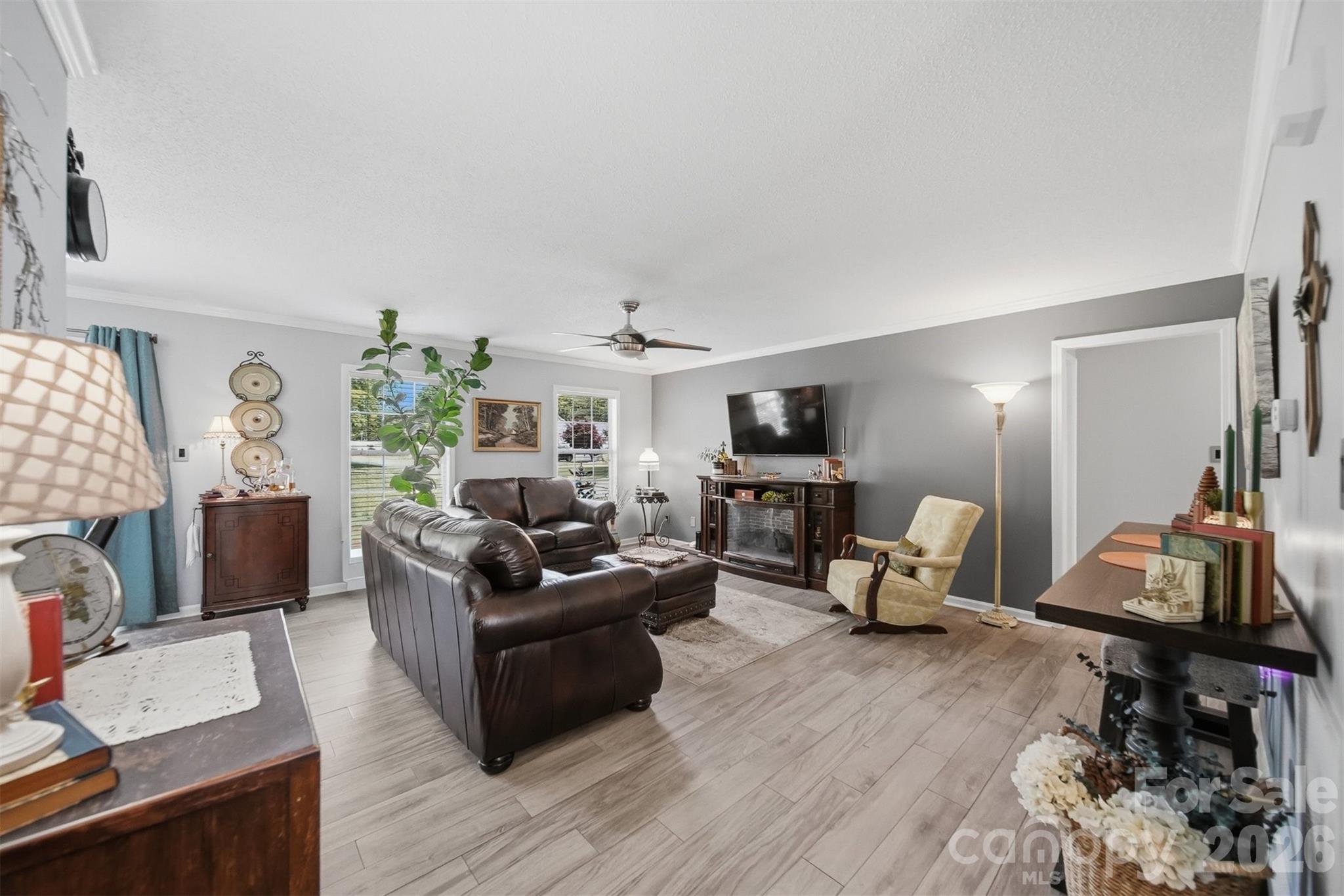 2104 Sheffield Court NW — Conover