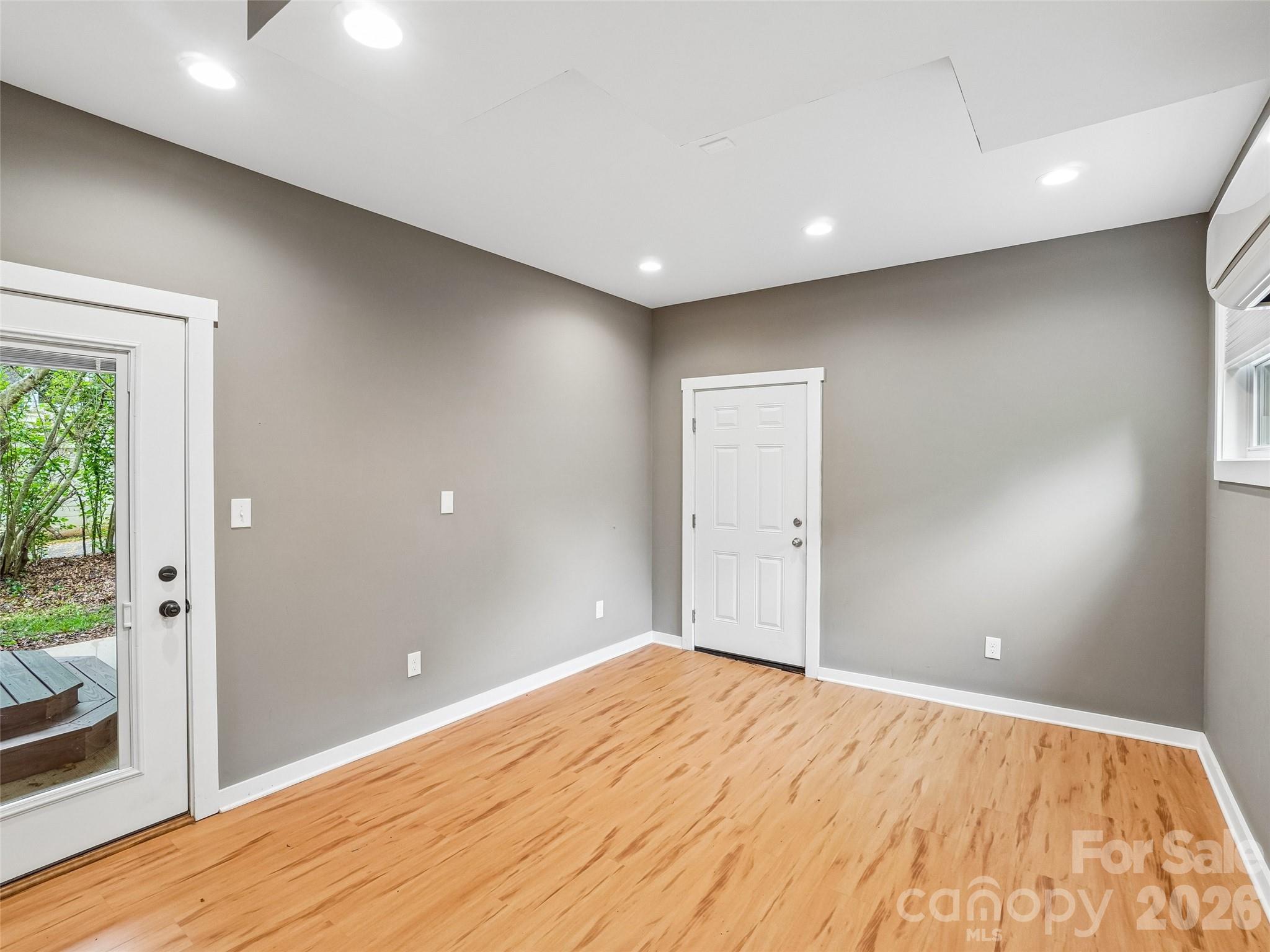 3 Delaware Avenue — Asheville